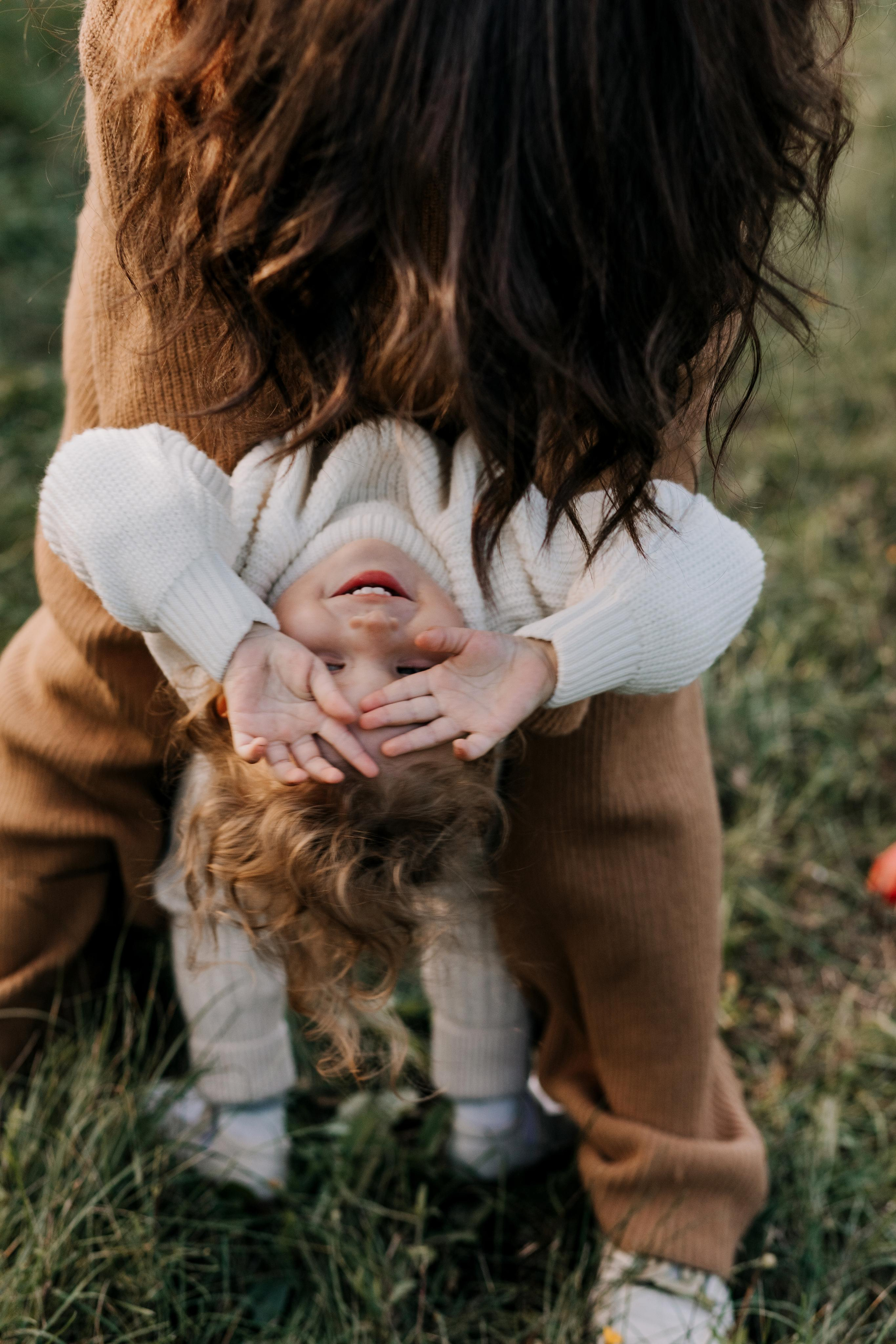 Юля, Уля и яблоки. Семейный фотограф в Белгороде Аня Никифорова