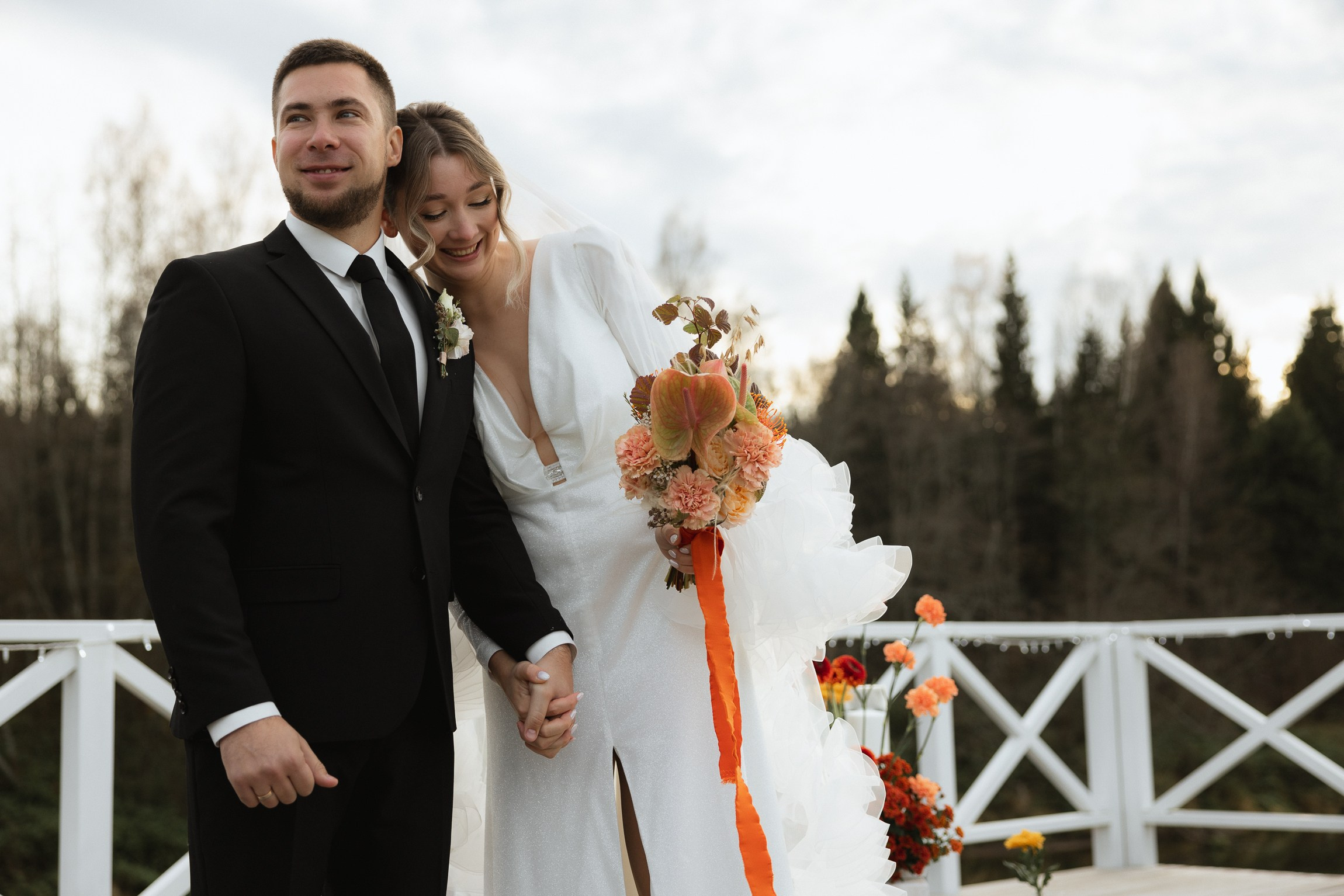 Two people swiped right. Свадебный фотограф Ярославль, Рыбинск