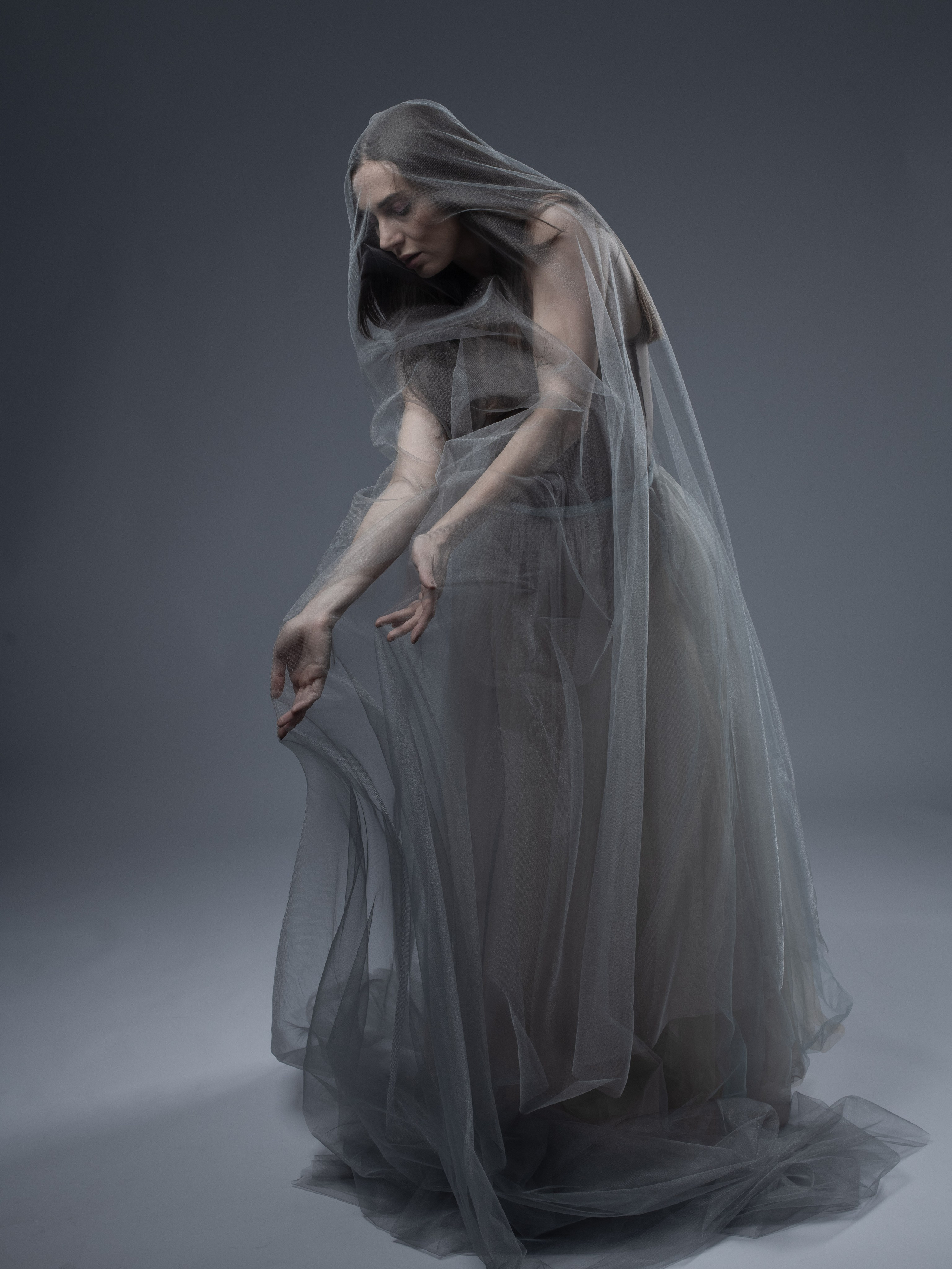 Gray sky dancer. Portrait photographer in Minsk Slava Potalakh