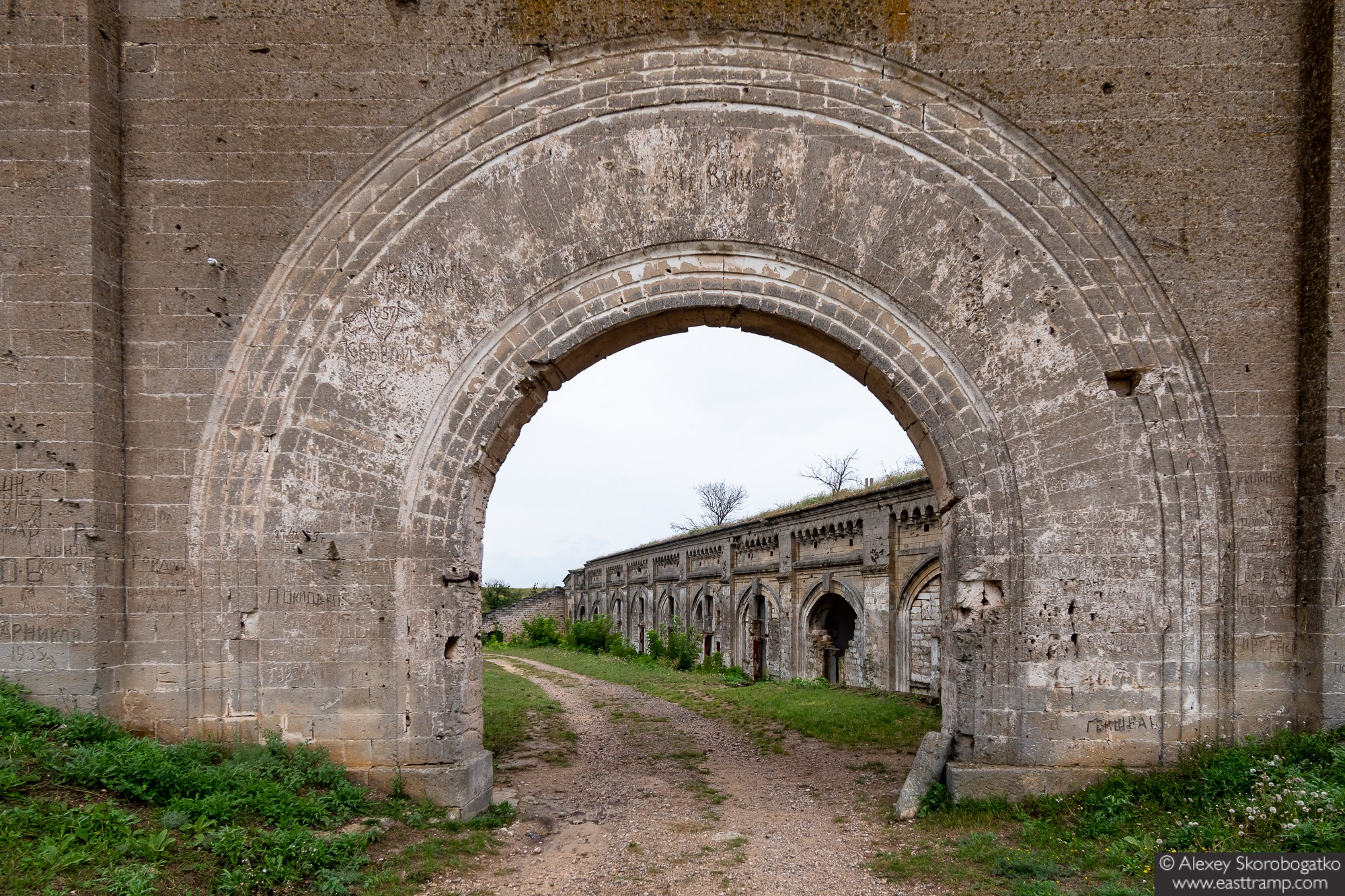 Археологические раскопки некрополя Кыз-Аул в Крыму. Фотограф Алексей Скоробогатько