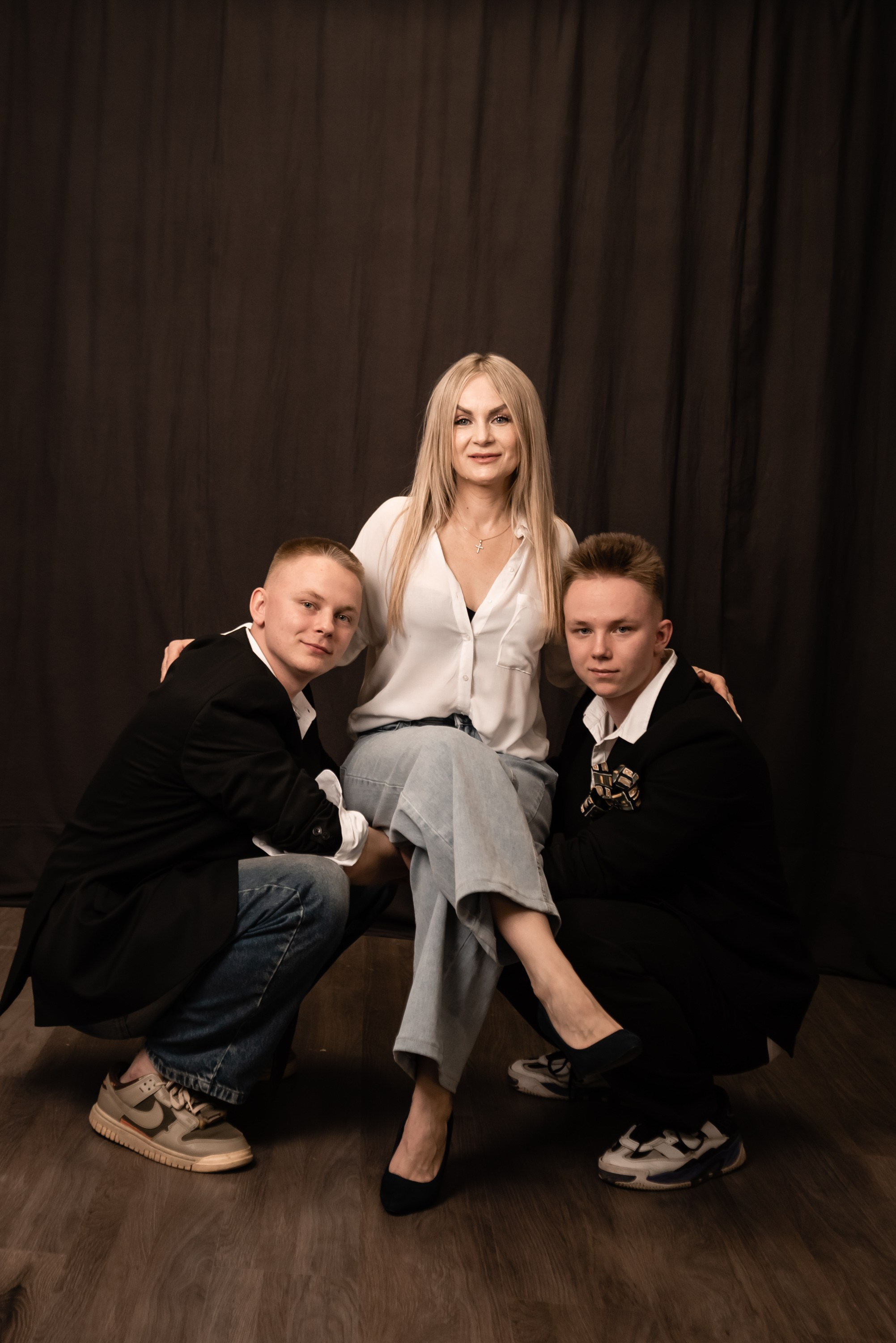 Семейная съемка в студии. Фотограф Тула творческие фотосессии недорого Ольга Ромашина