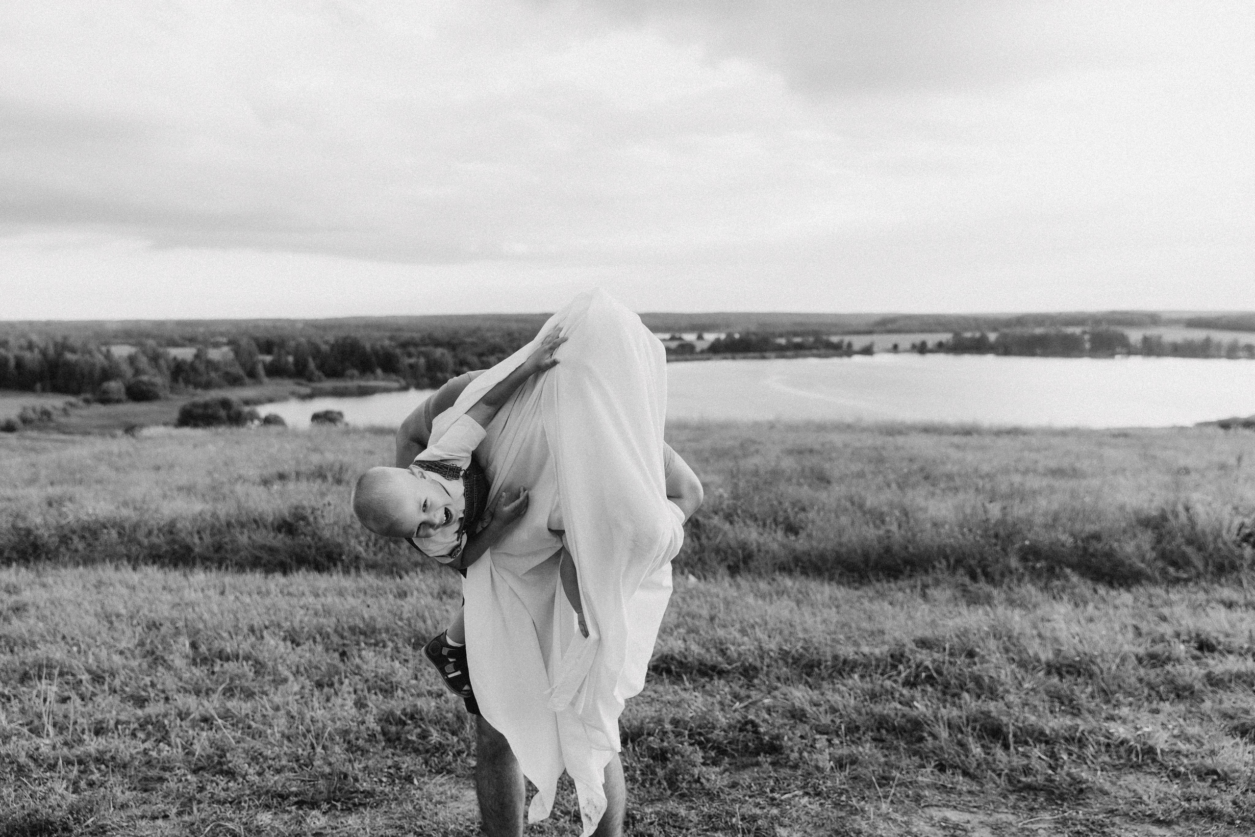 Семейная фотосессия в поле. Фотограф во Владимире Татьяна Бабикова