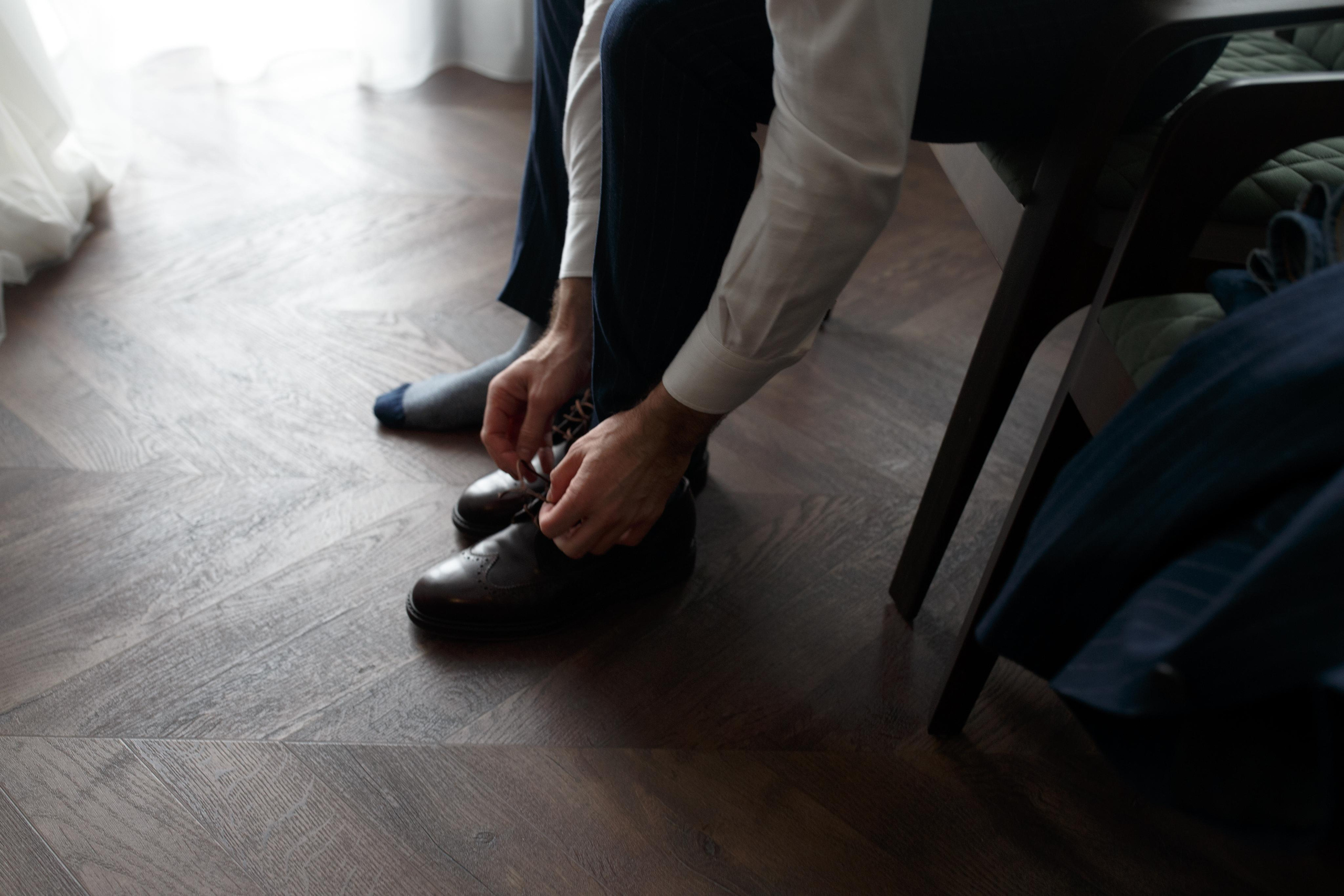 Красивая невеста в стильном кафе