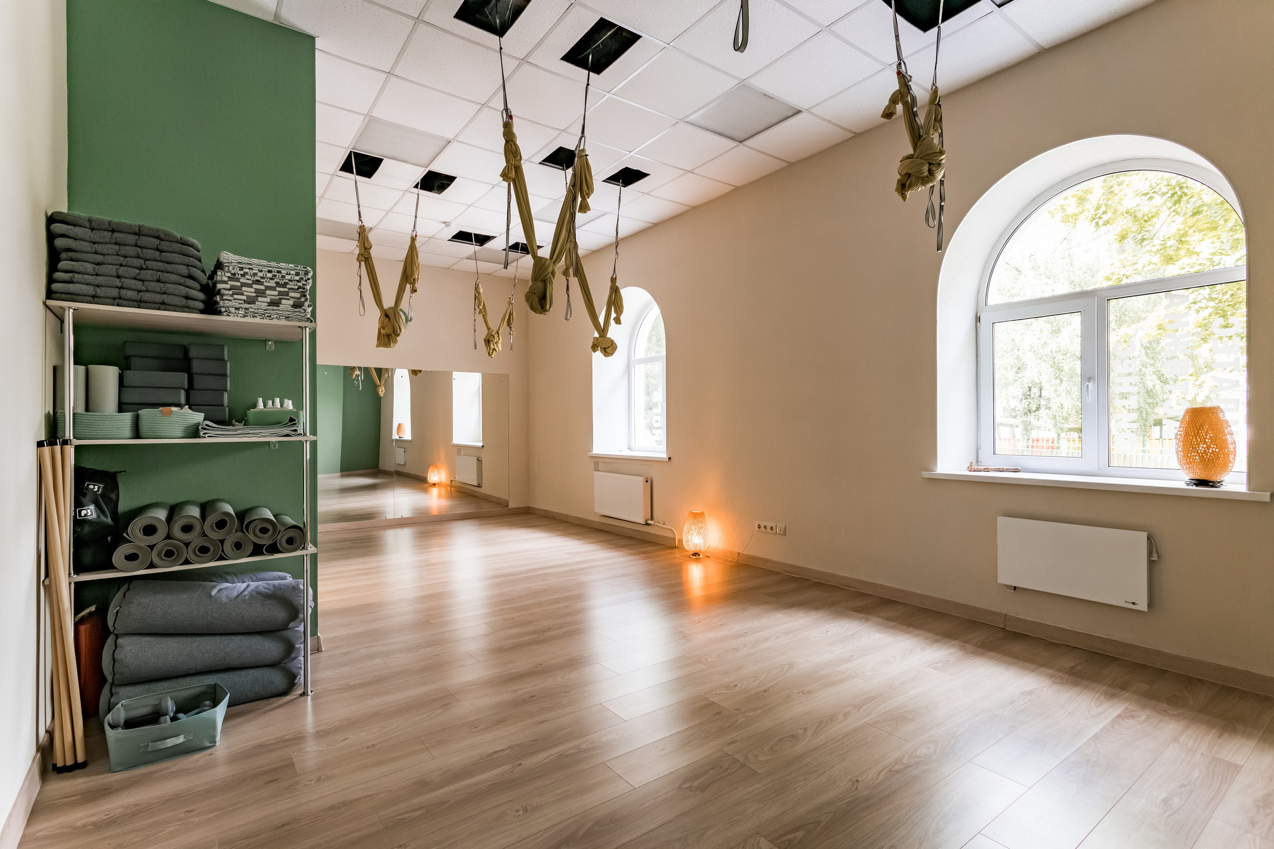 Студия йоги Art in Yoga на Луховицкой улице. Интерьеры, Контент, Портреты | Фотограф в Москве Дани Терно