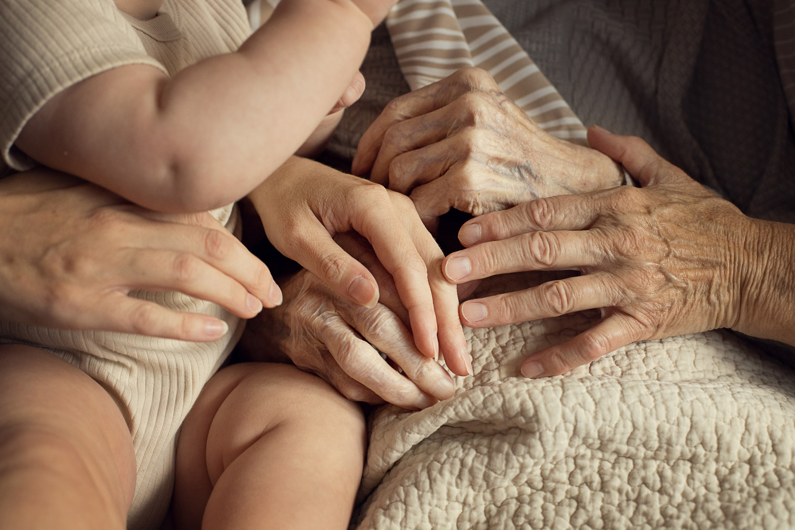 Четыре поколения женщин. Семейный и детский фотограф в Ярославле Елена Макшеева