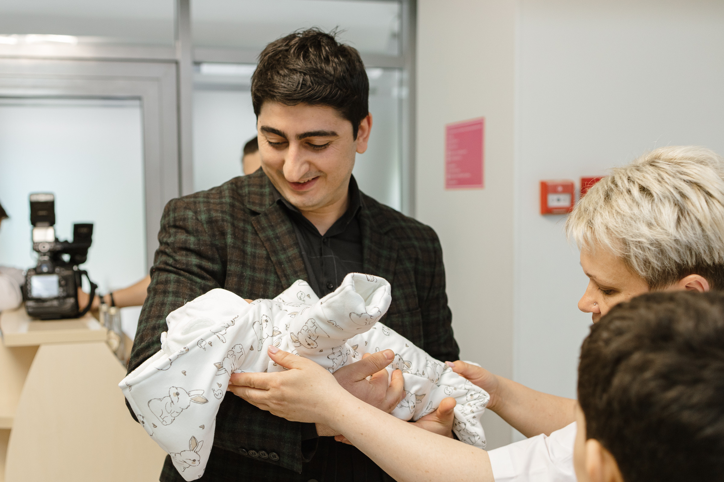 Сара выписка из роддома