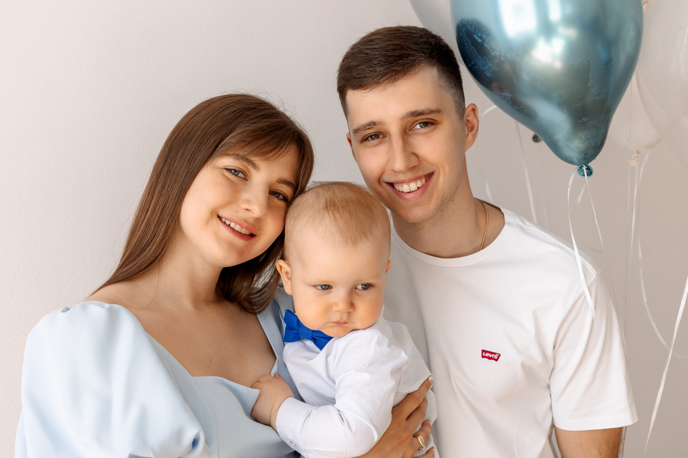 Семейная съемка первого тортика. Семейный Фотограф в Москве Евгения Симоненко