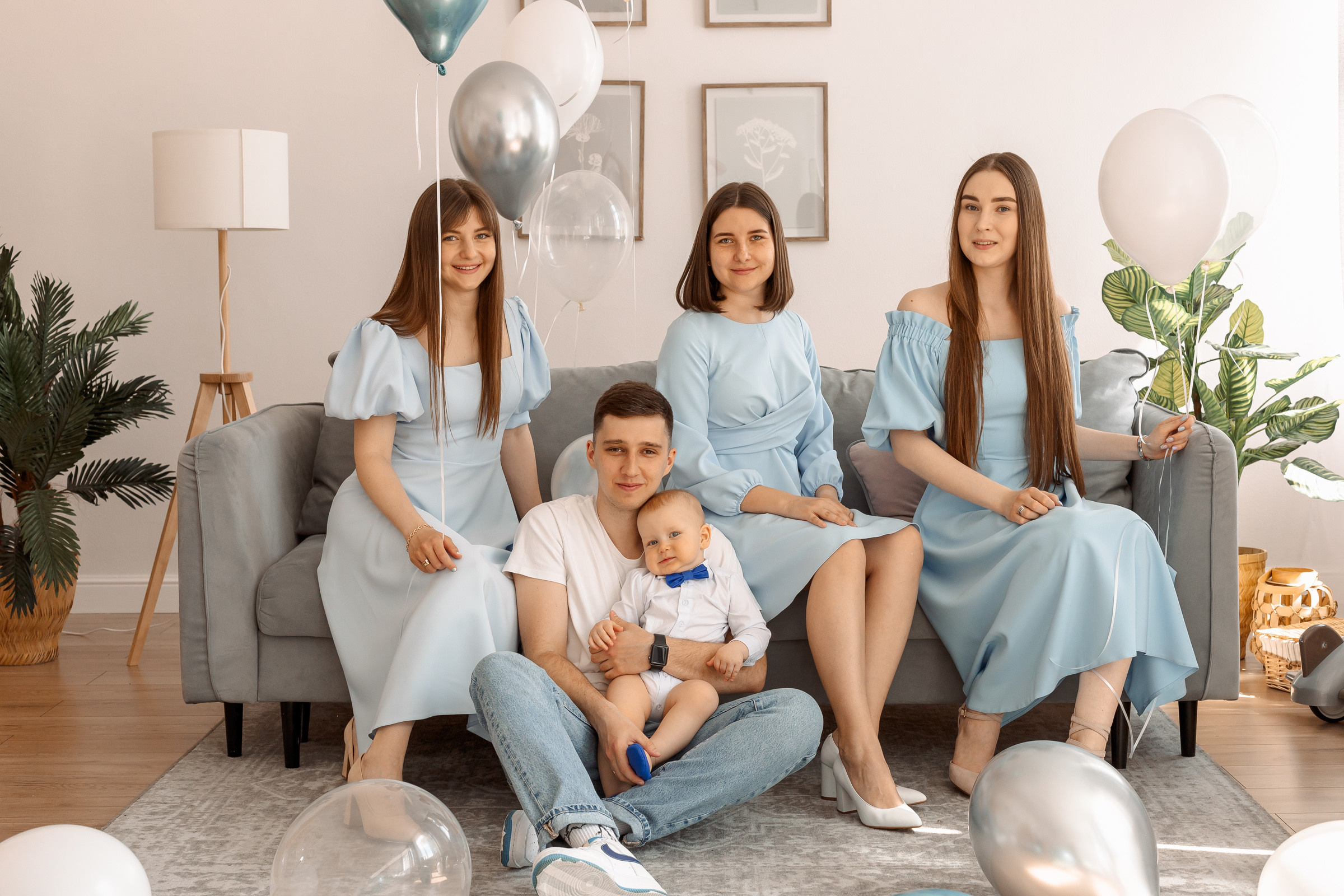 Семейная съемка первого тортика. Семейный Фотограф в Москве Евгения Симоненко