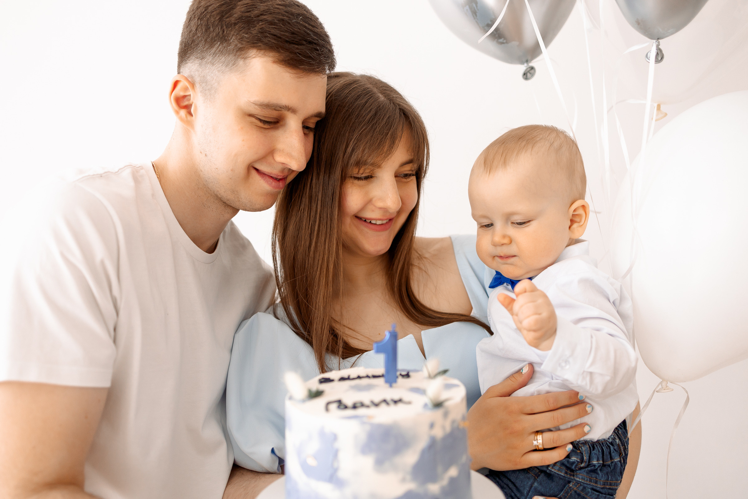 Семейная съемка первого тортика. Семейный Фотограф в Москве Евгения Симоненко