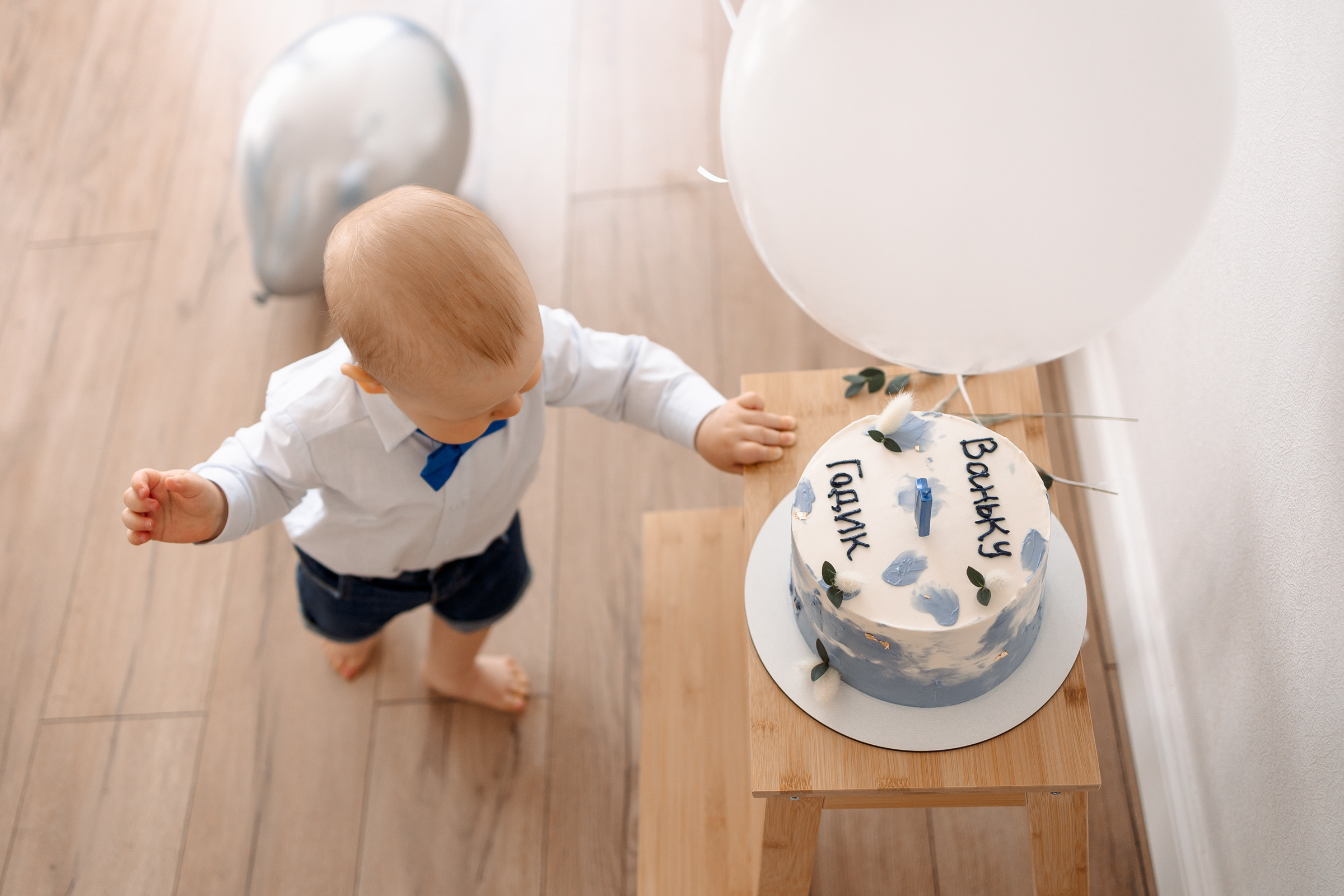 Семейная съемка первого тортика. Семейный Фотограф в Москве Евгения Симоненко