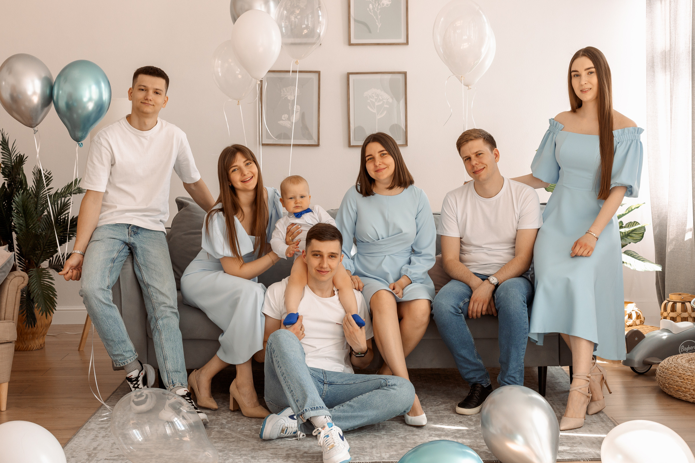 Семейная съемка первого тортика. Семейный Фотограф в Москве Евгения Симоненко