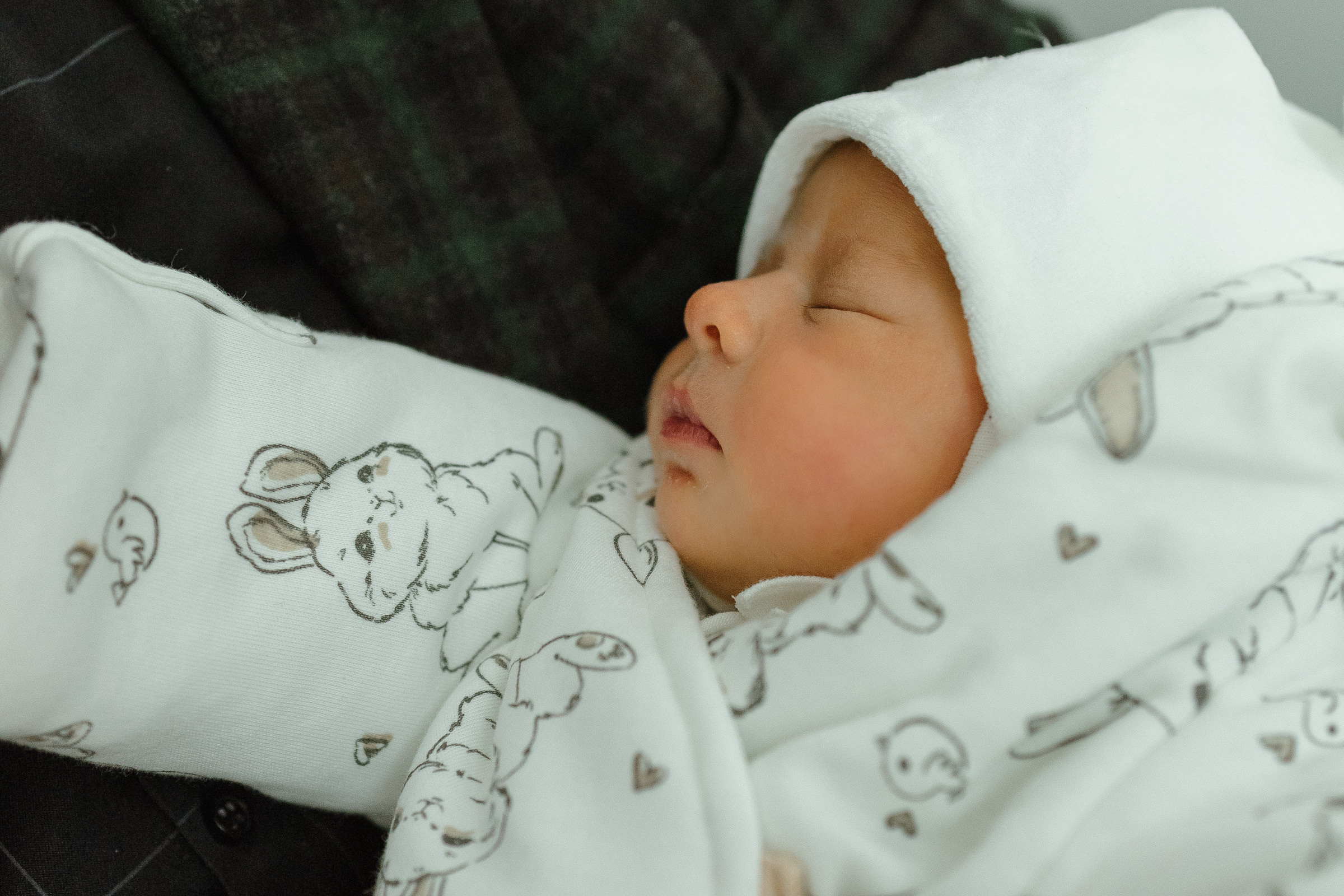 Сара выписка из роддома