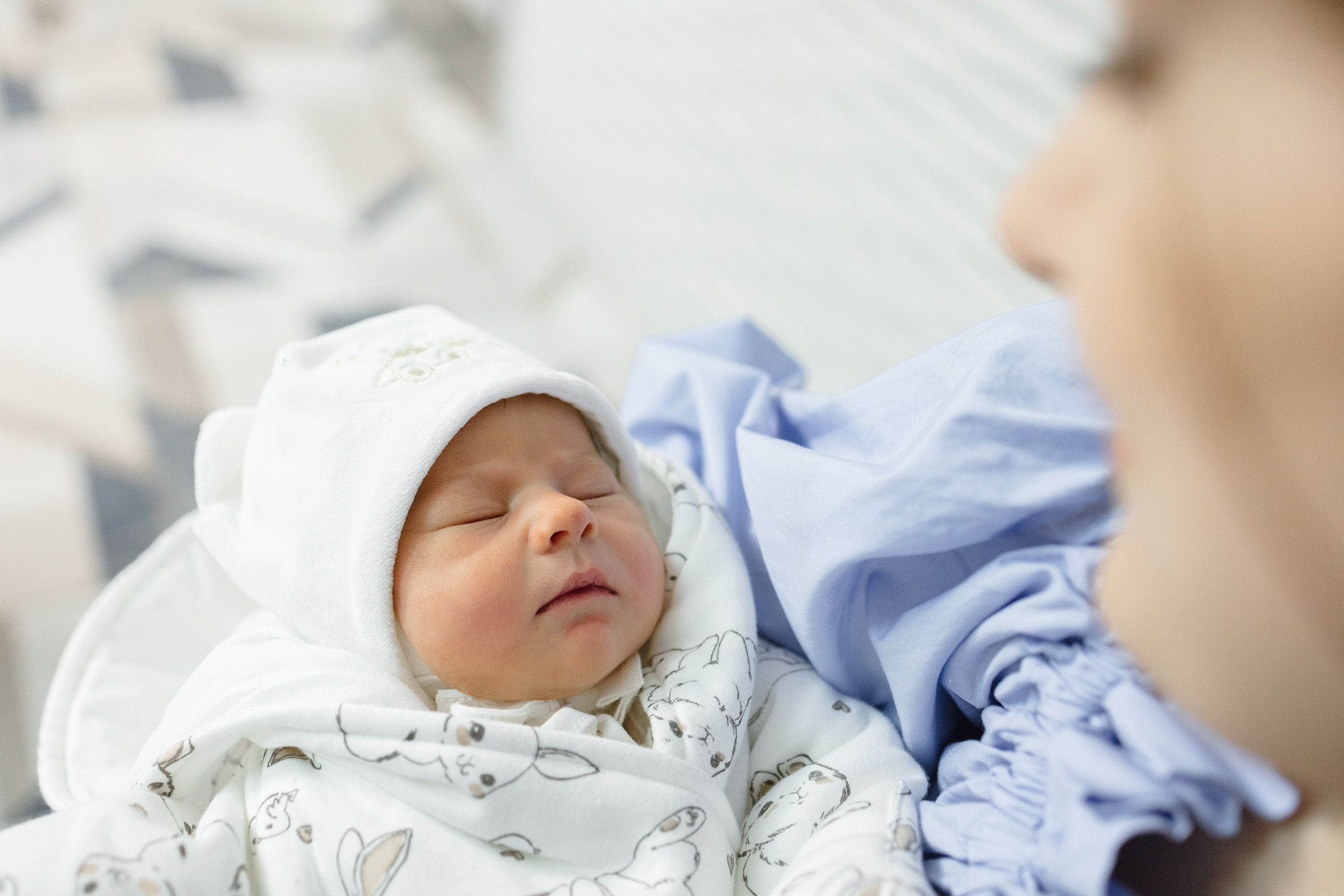 Сара выписка из роддома