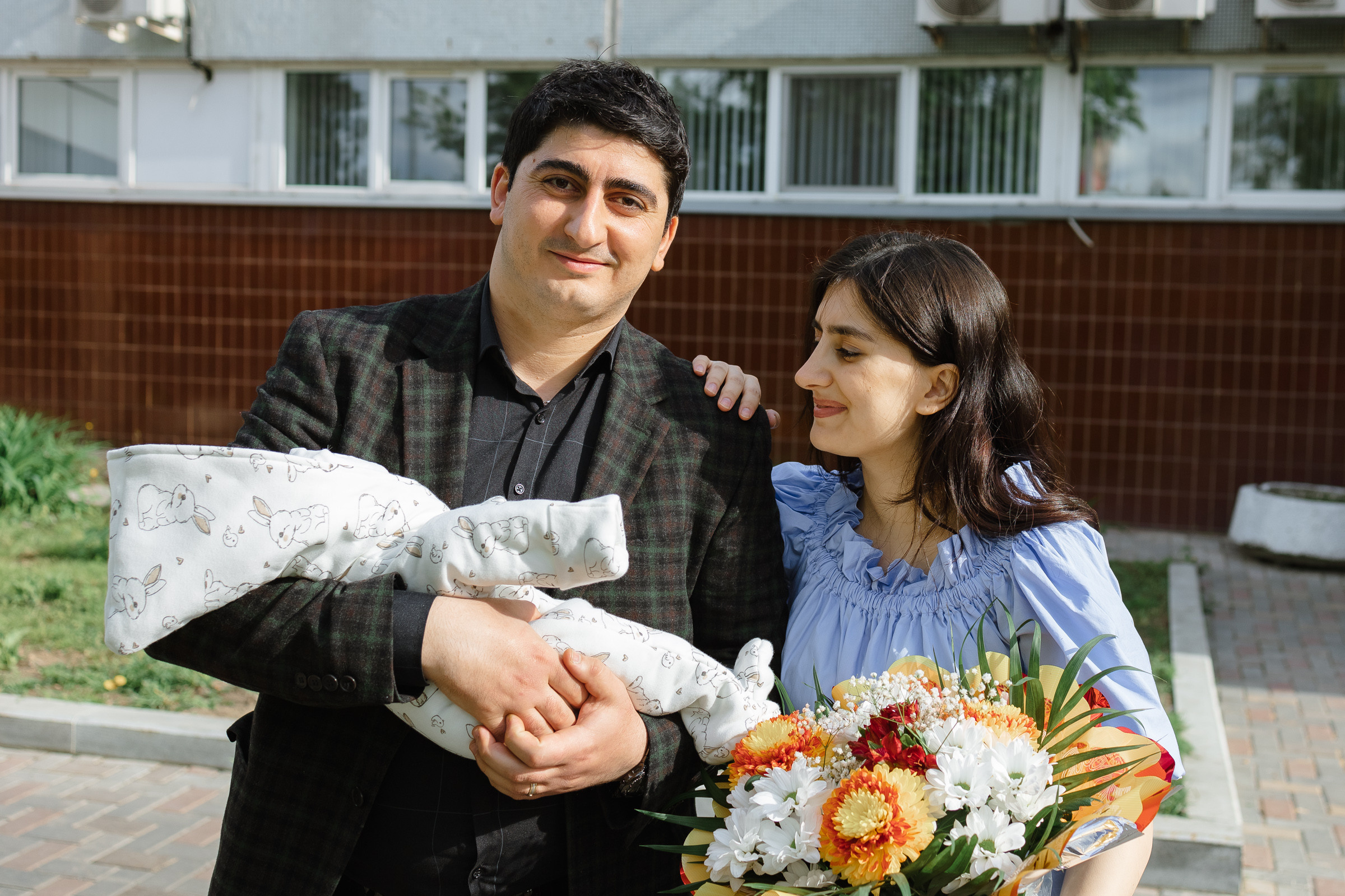 Сара выписка из роддома