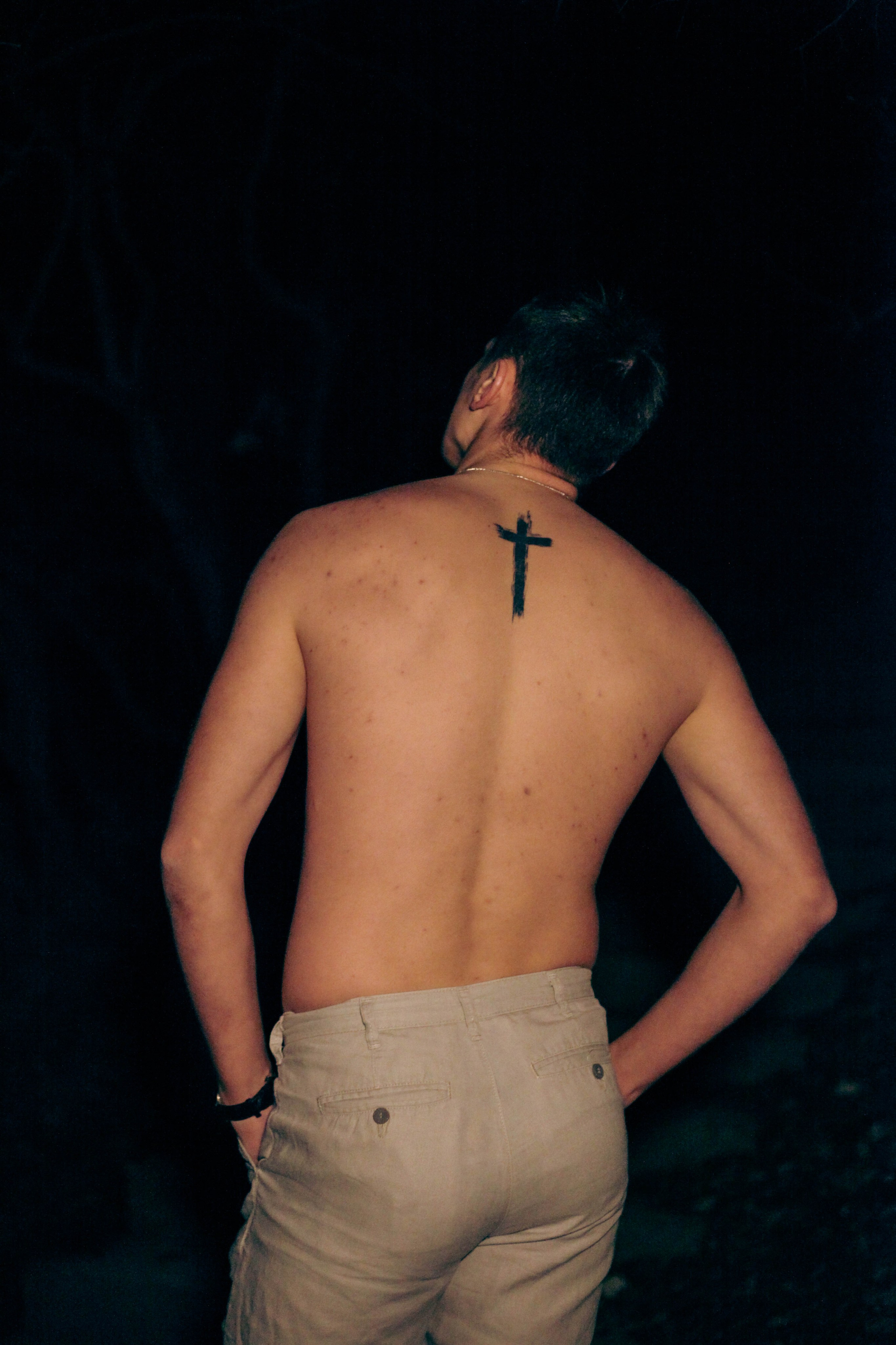 «Затянутая тишина: воспоминания прошлой жизни». Уличный фотограф Города N