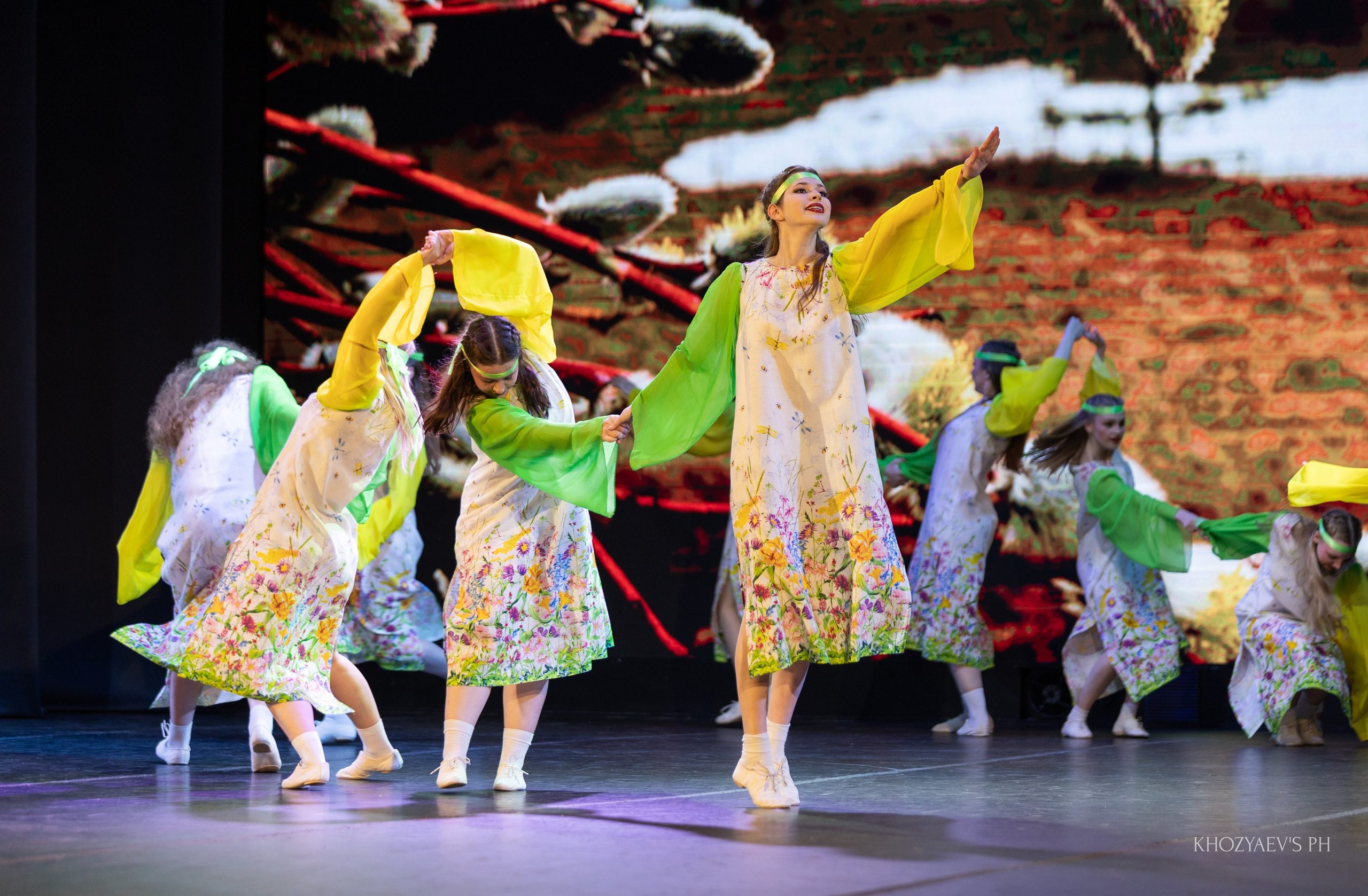 Отчетный концерт Ансамбля танца «Вольный Ветер». Фотограф в Нижнем Новгороде, Дзержинске Олеся Хозяева
