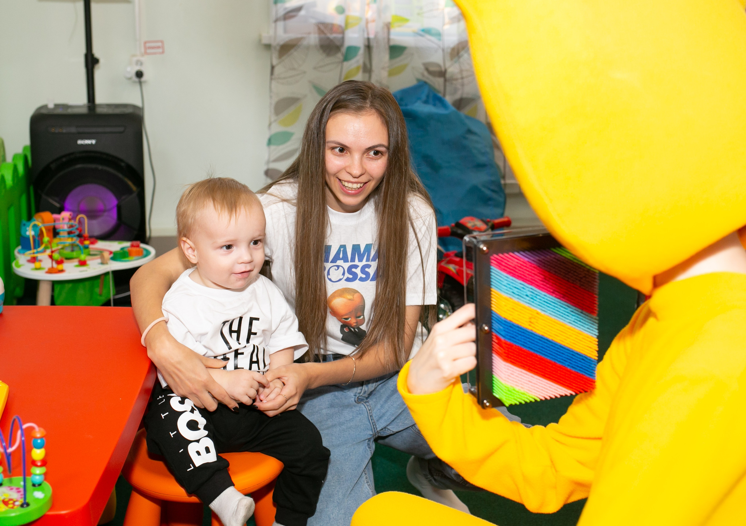 Белый кролик. Пикачу. Фотограф новорожденных и семейный фотограф НСО г. Бердск Марина Львова
