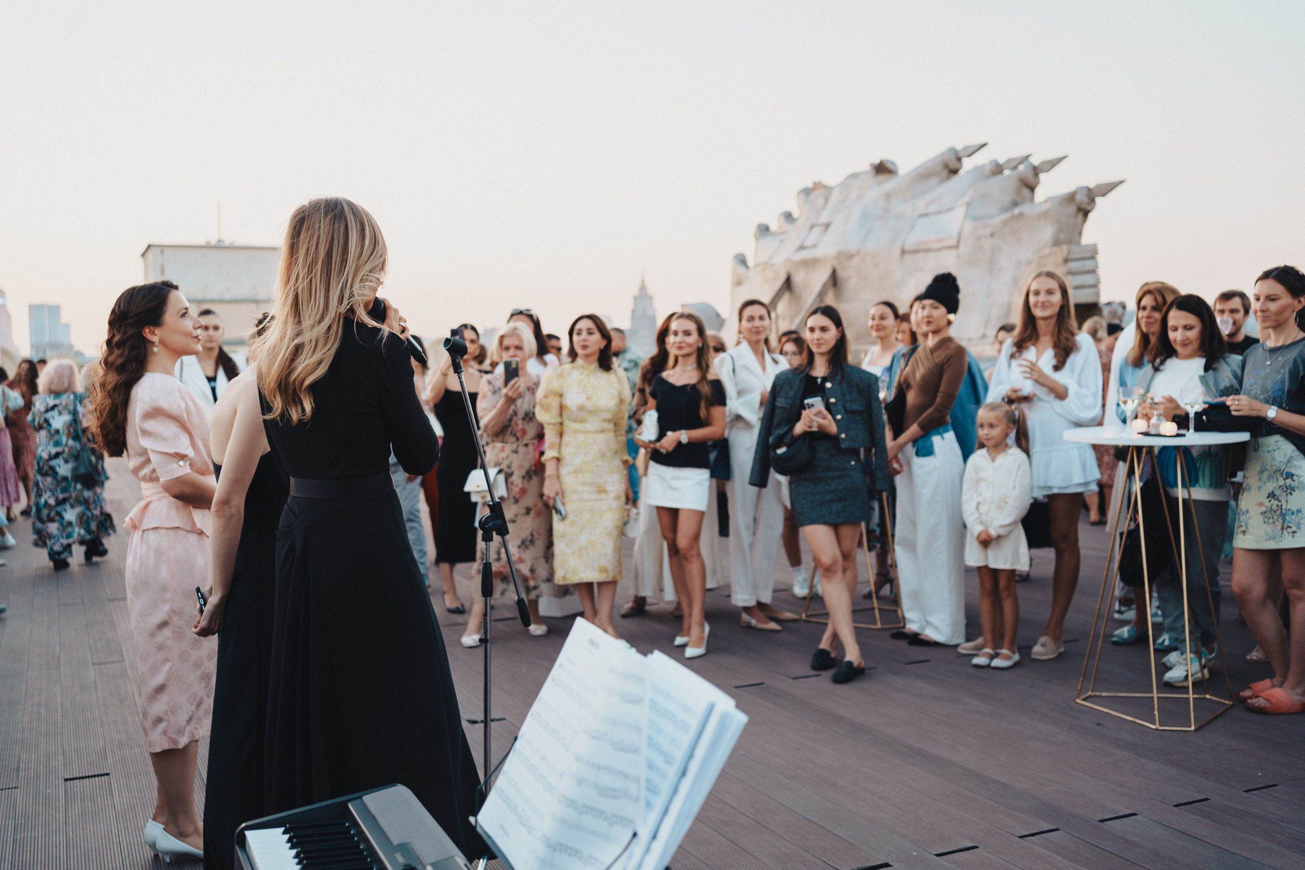 Выставка на крыше Парка Горького. Семейный и детский фотограф и видеограф в Москве, Серпухове и Тарусе Валерия Сорокина