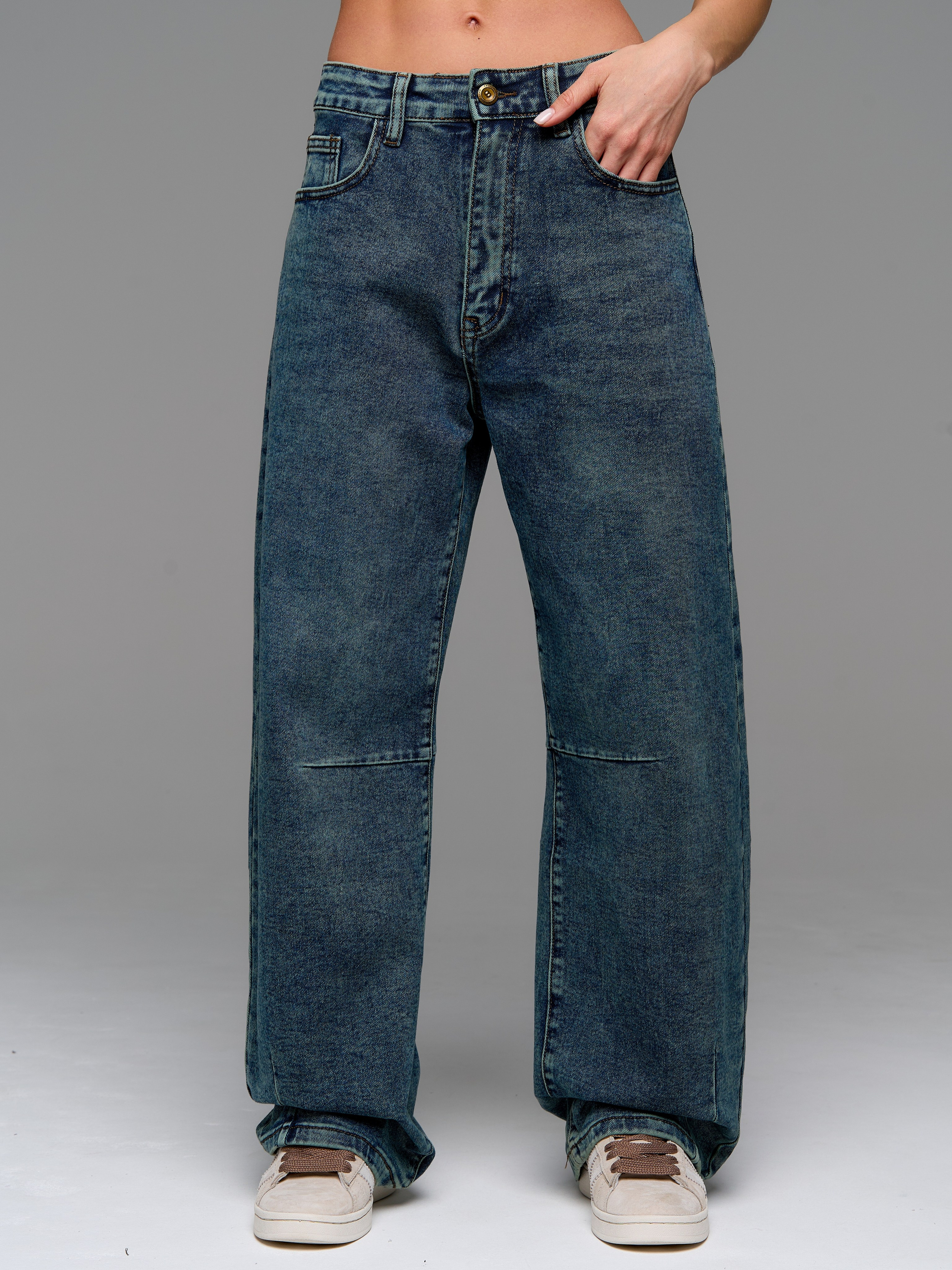 Джинсы. Фотограф для маркетплейсов в Москве