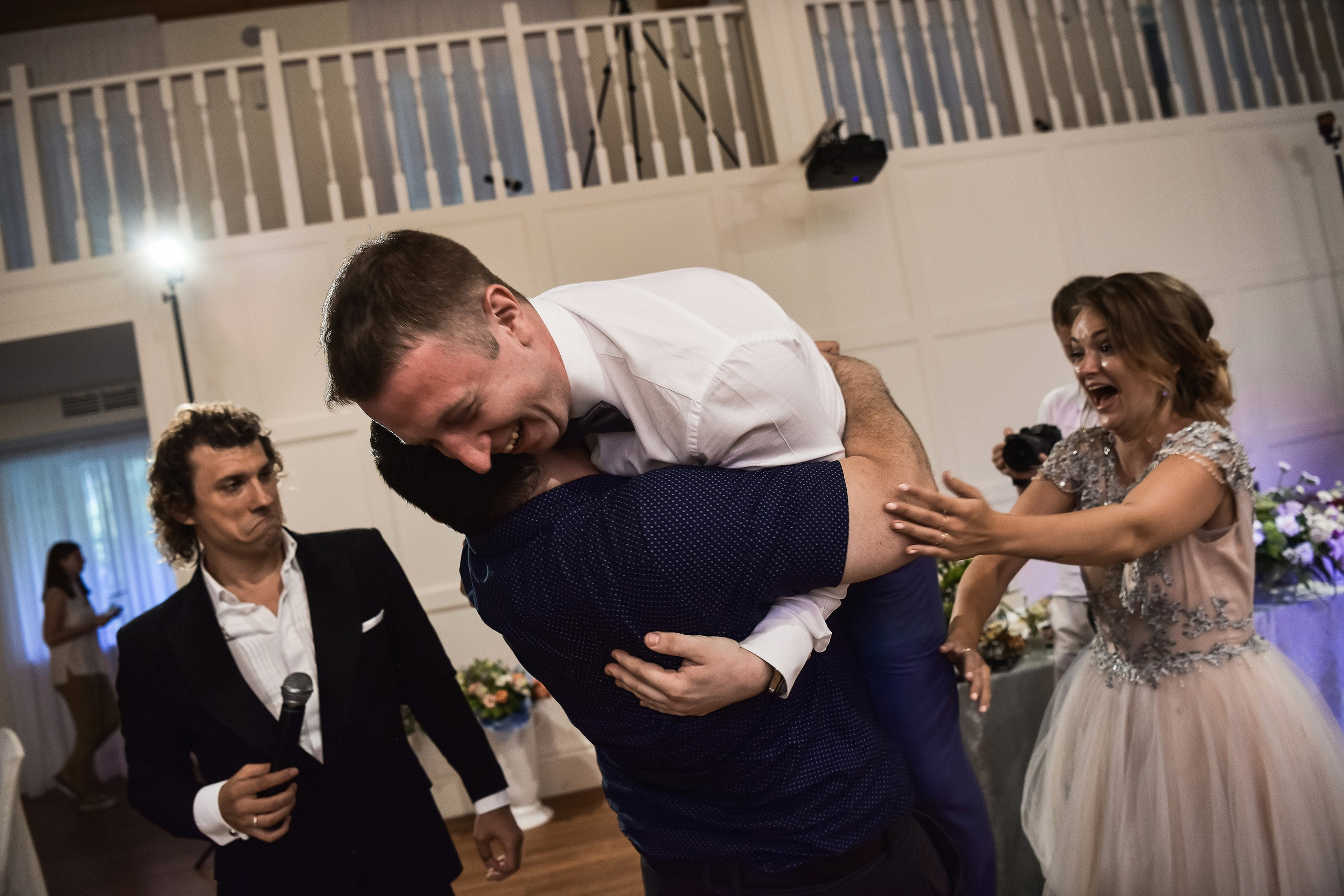 💐 Радик и Яна — душевная загородная свадьба в Villatic | Теплые фото под Красноярском. 📸 Свадебный и семейный фотограф в Красноярске Тихомиров Евгений | 17 лет опыта | 800+ свадеб