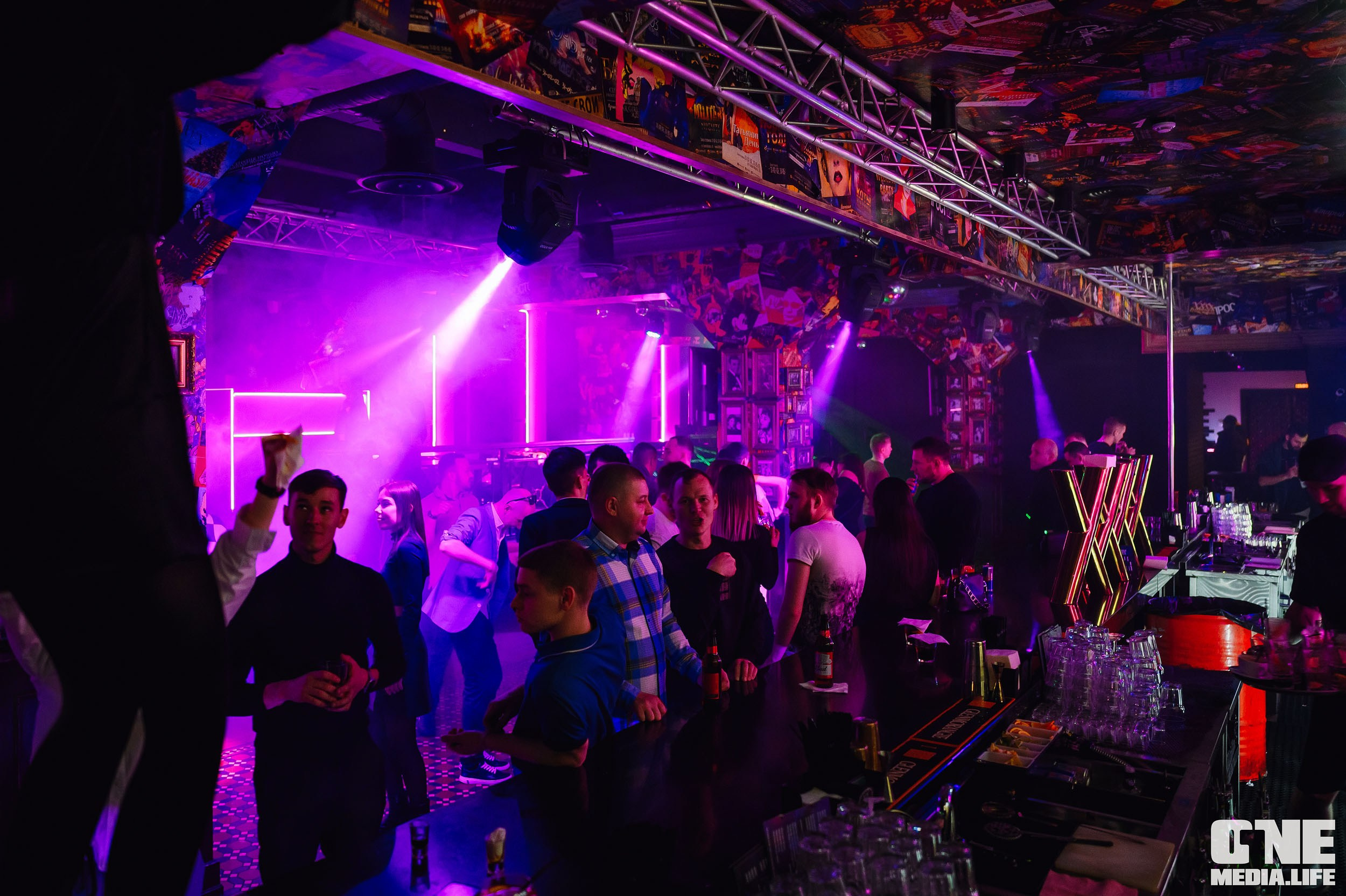 Фоторепортаж из бара XxxX. One Media Life: фоторепортажи, фотоотчеты с мероприятий и заведений