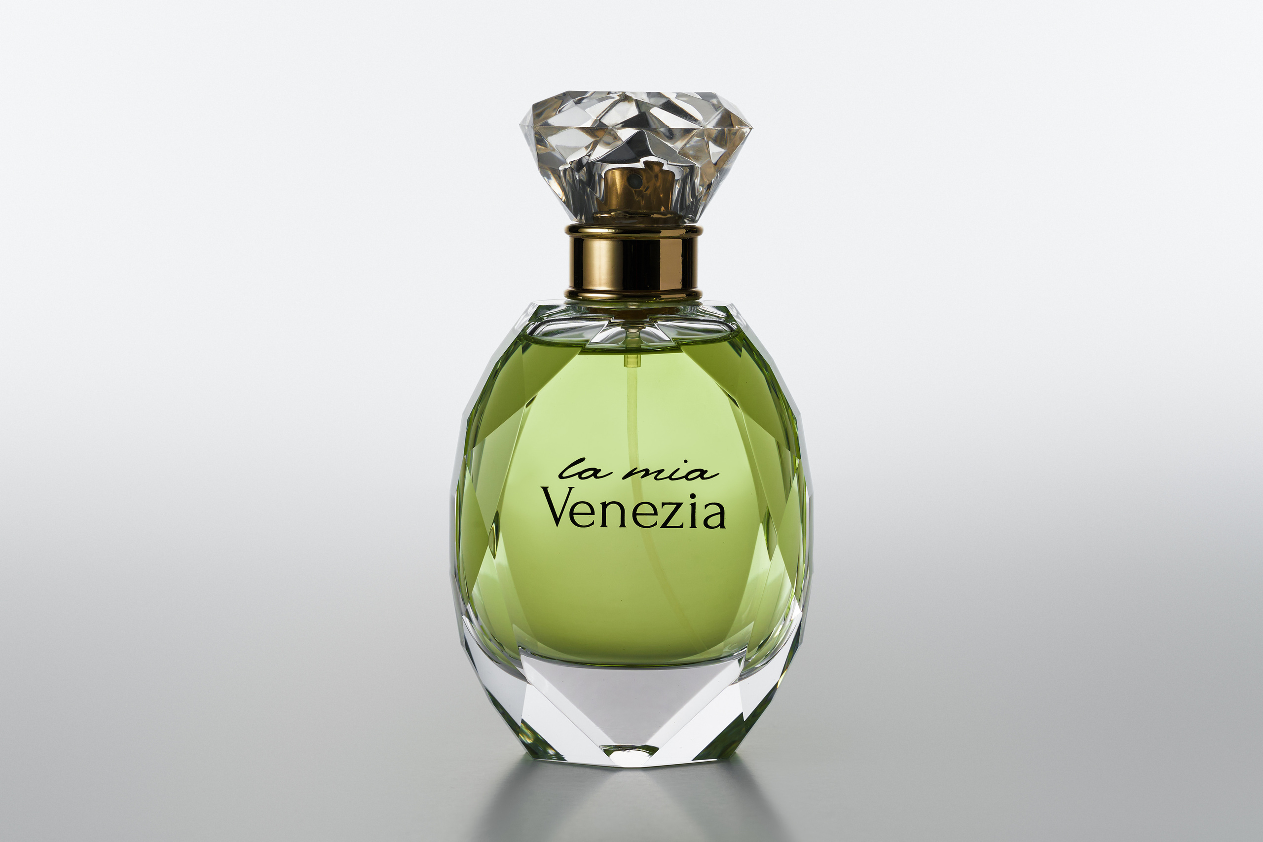 PARFUMS CONSTANTINE. Рекламный, интерьерный, предметный фотограф в Москве, Санкт-Петербурге Ждан Павел