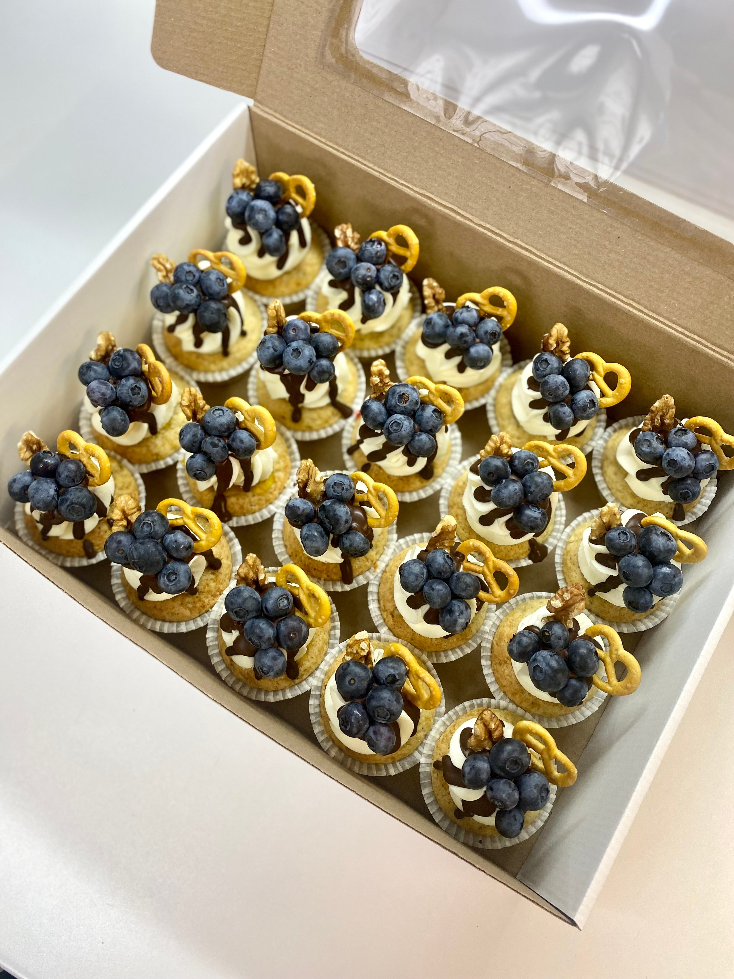 Капкейки фуршетные. Katyasugarsugar капкейки, зефир, торты Москва