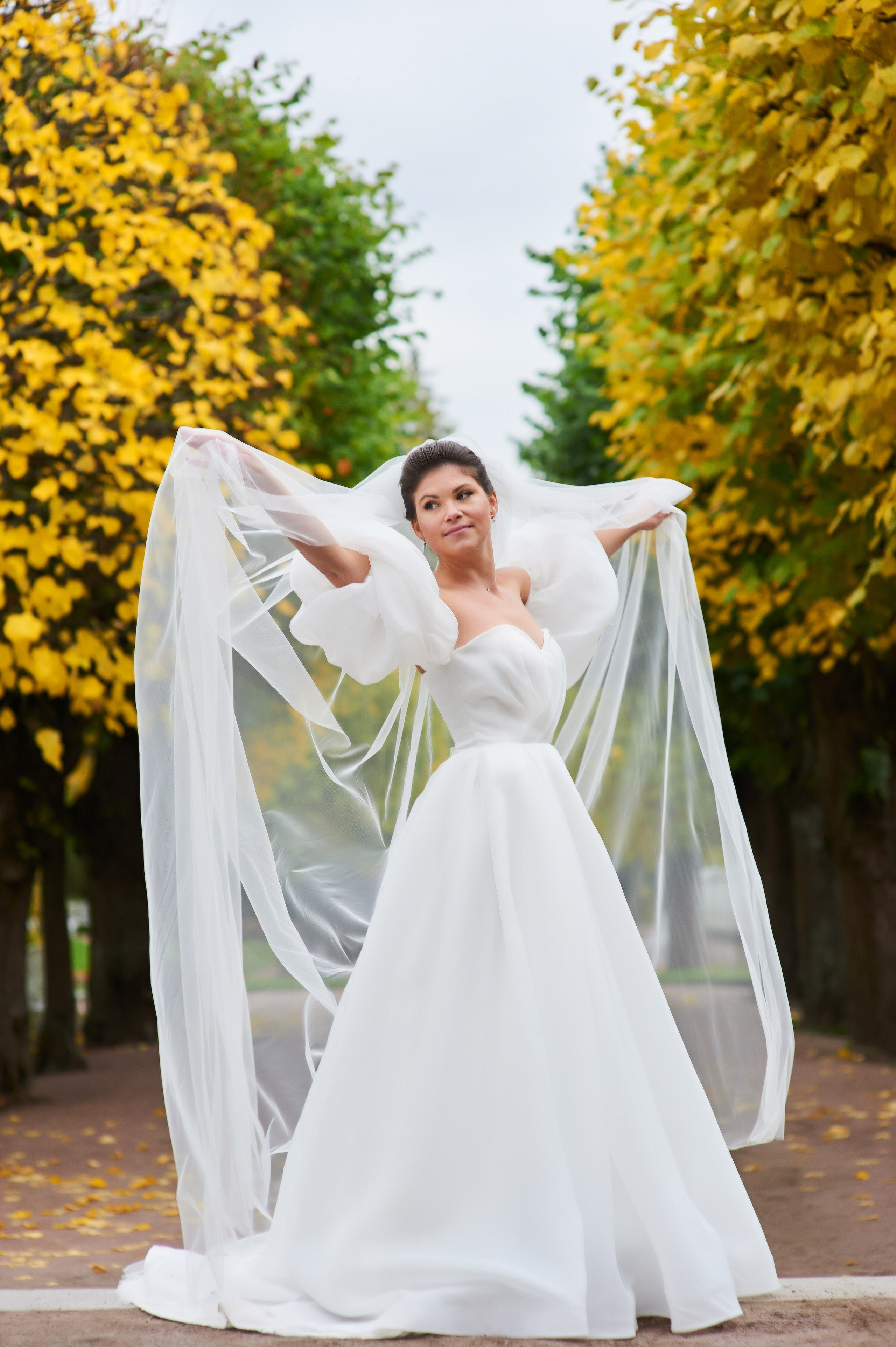 Осенняя свадебная прогулка в Екатерининском парке в Пушкине. Портретный, семейный и свадебный фотограф в Санкт-Петербурге и в Пушкине Ширяев Денис