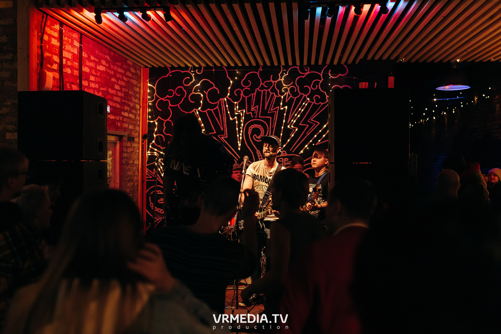 Happy birthday бар «Jawsspot»