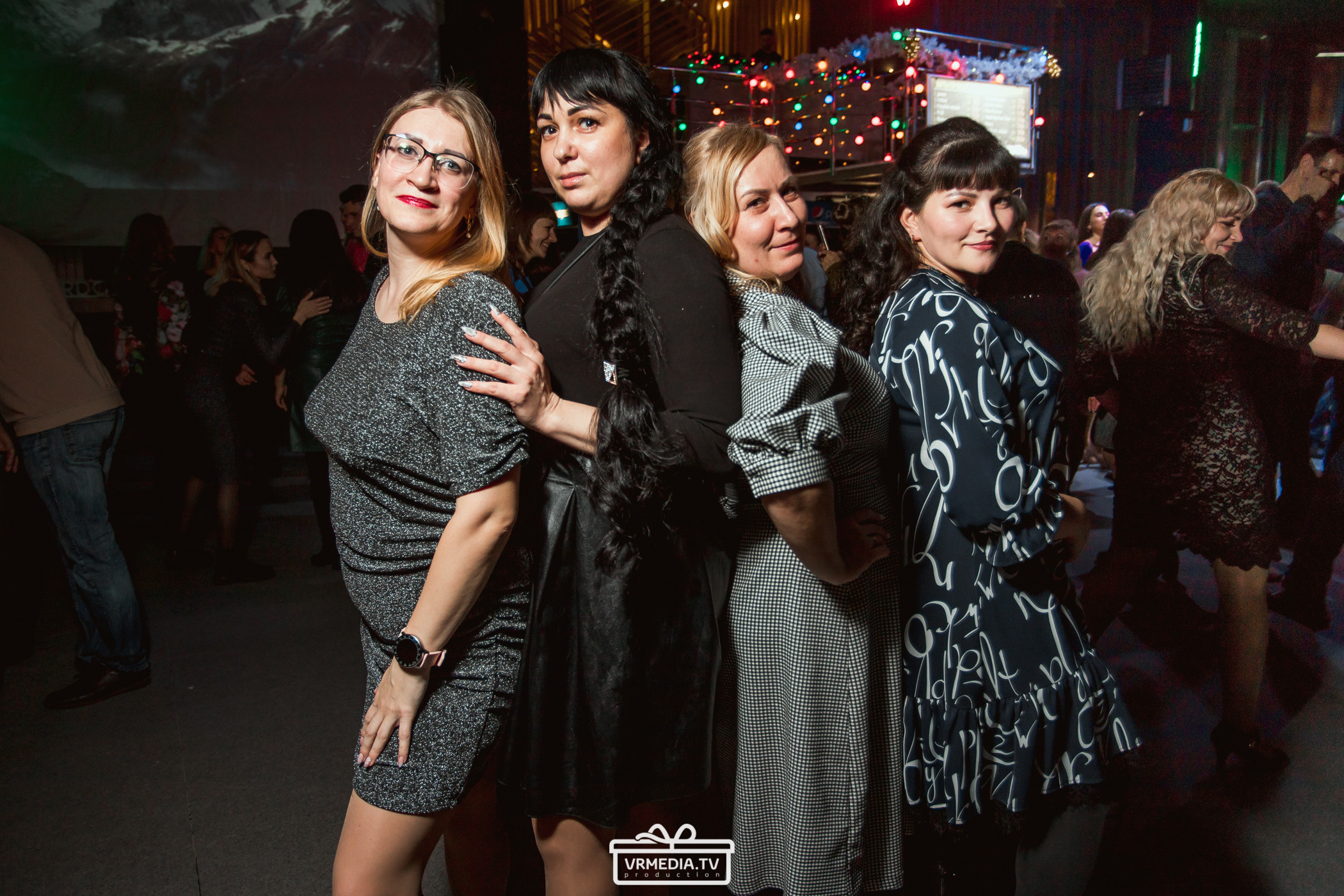 Новогодний вечер в баре «DOSKI»