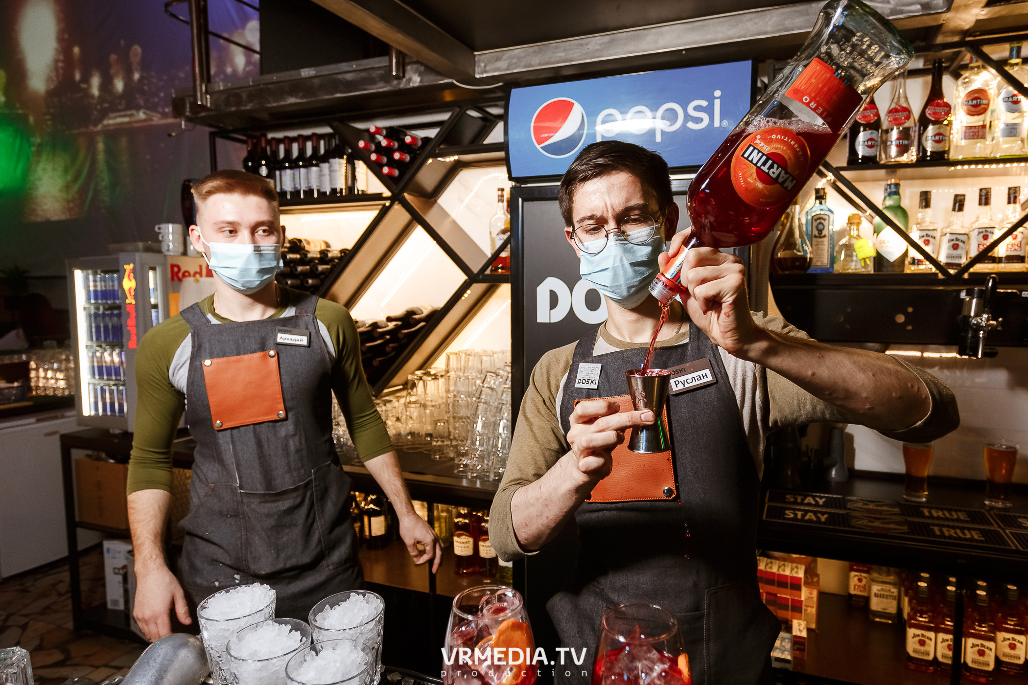 Выходные в баре «DOSKI»