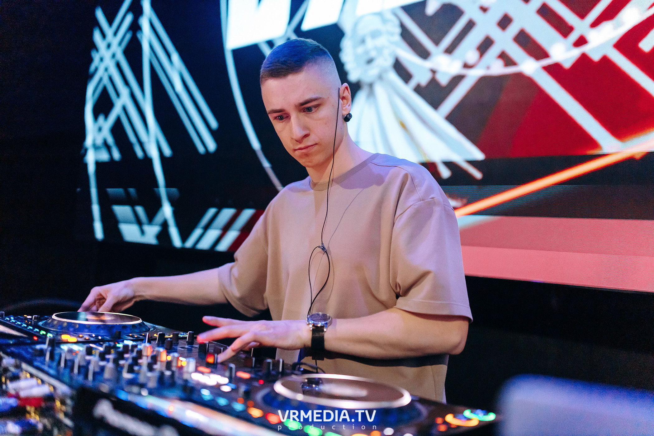 Live Broadcast в ночном клубе «ЭФИР»