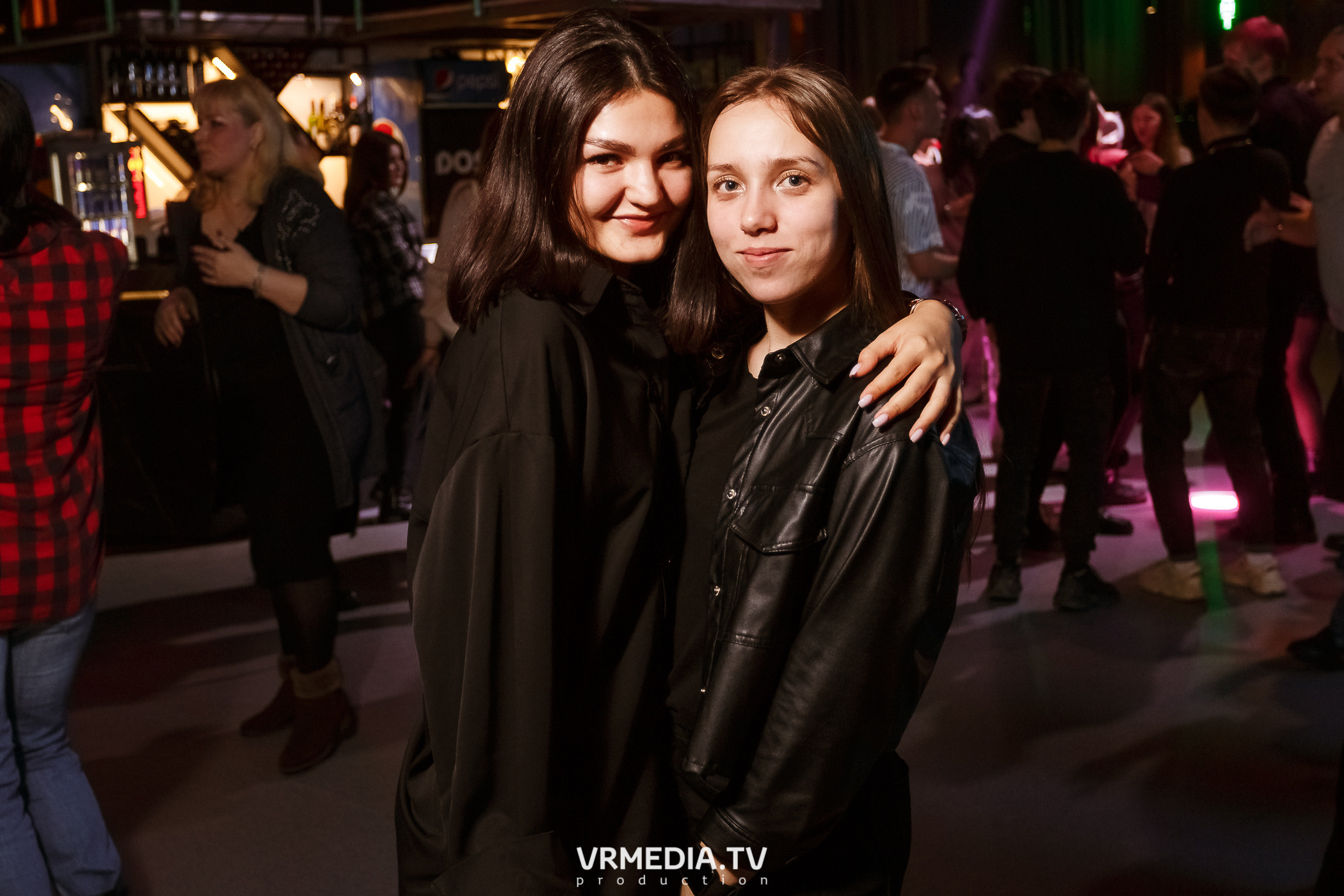 Выходные в баре «DOSKI»