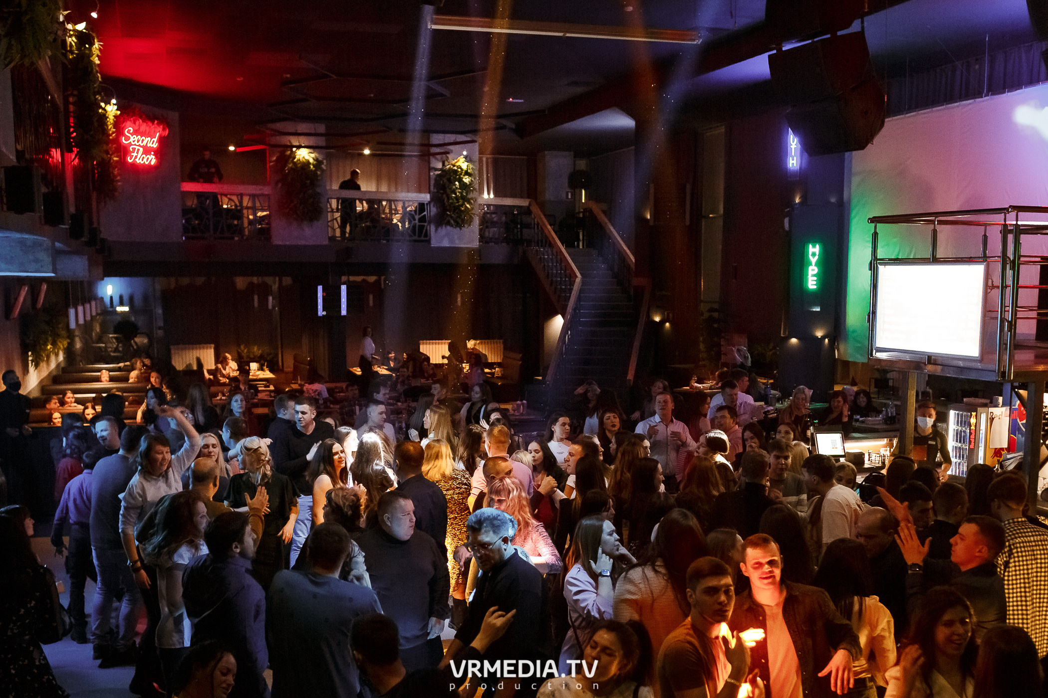 Выходные в баре «DOSKI»