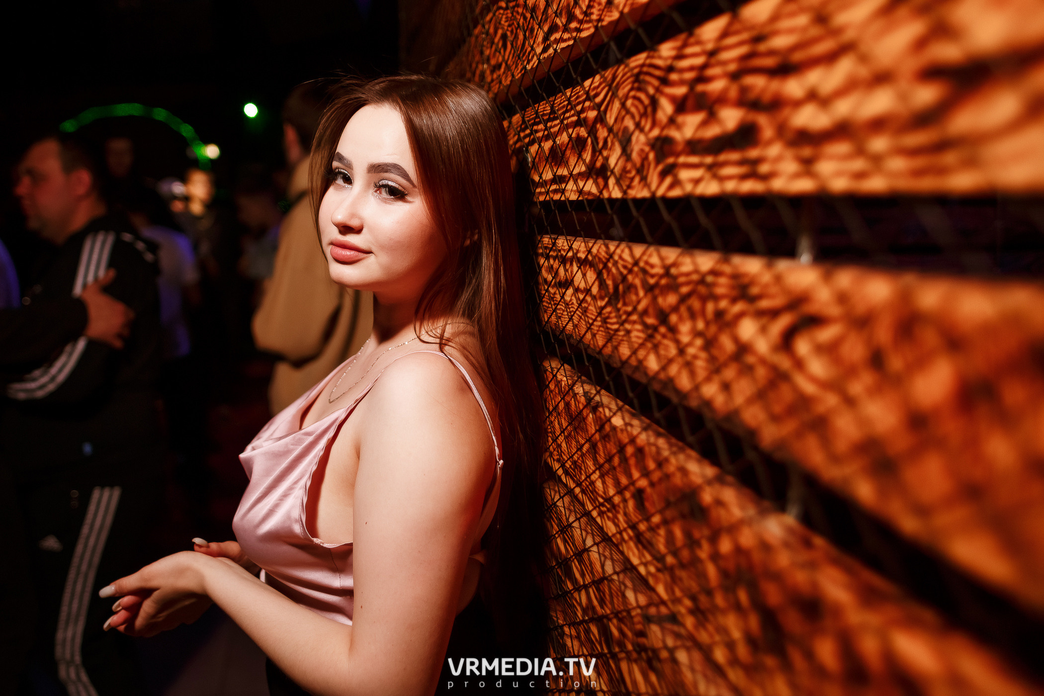 Выходные в баре «Глотай»