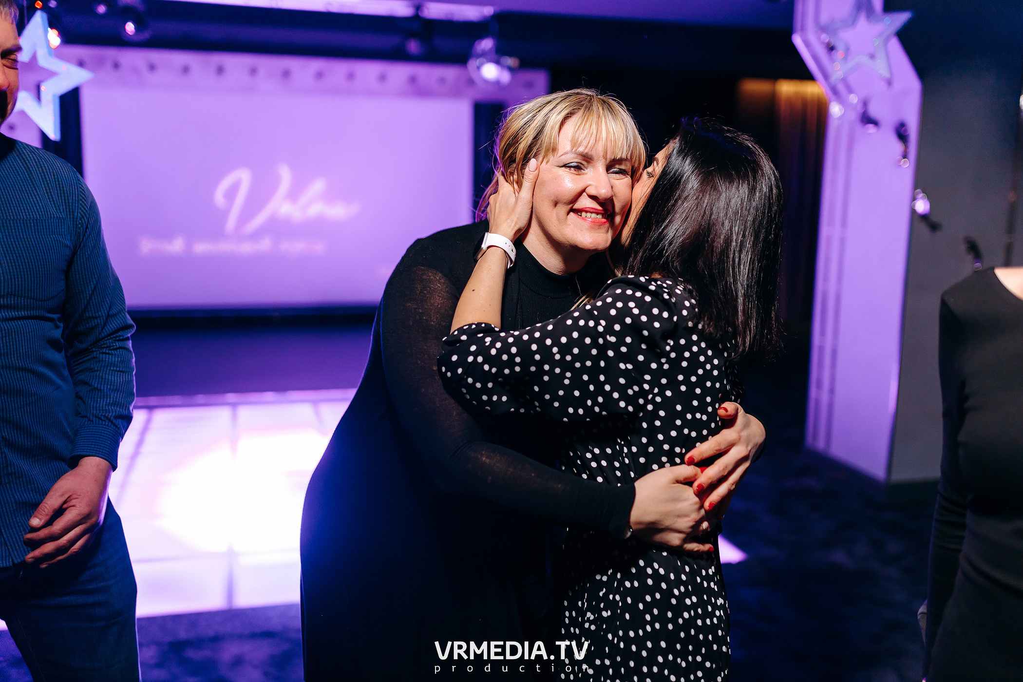 Выходные в караоке-баре «Volna»