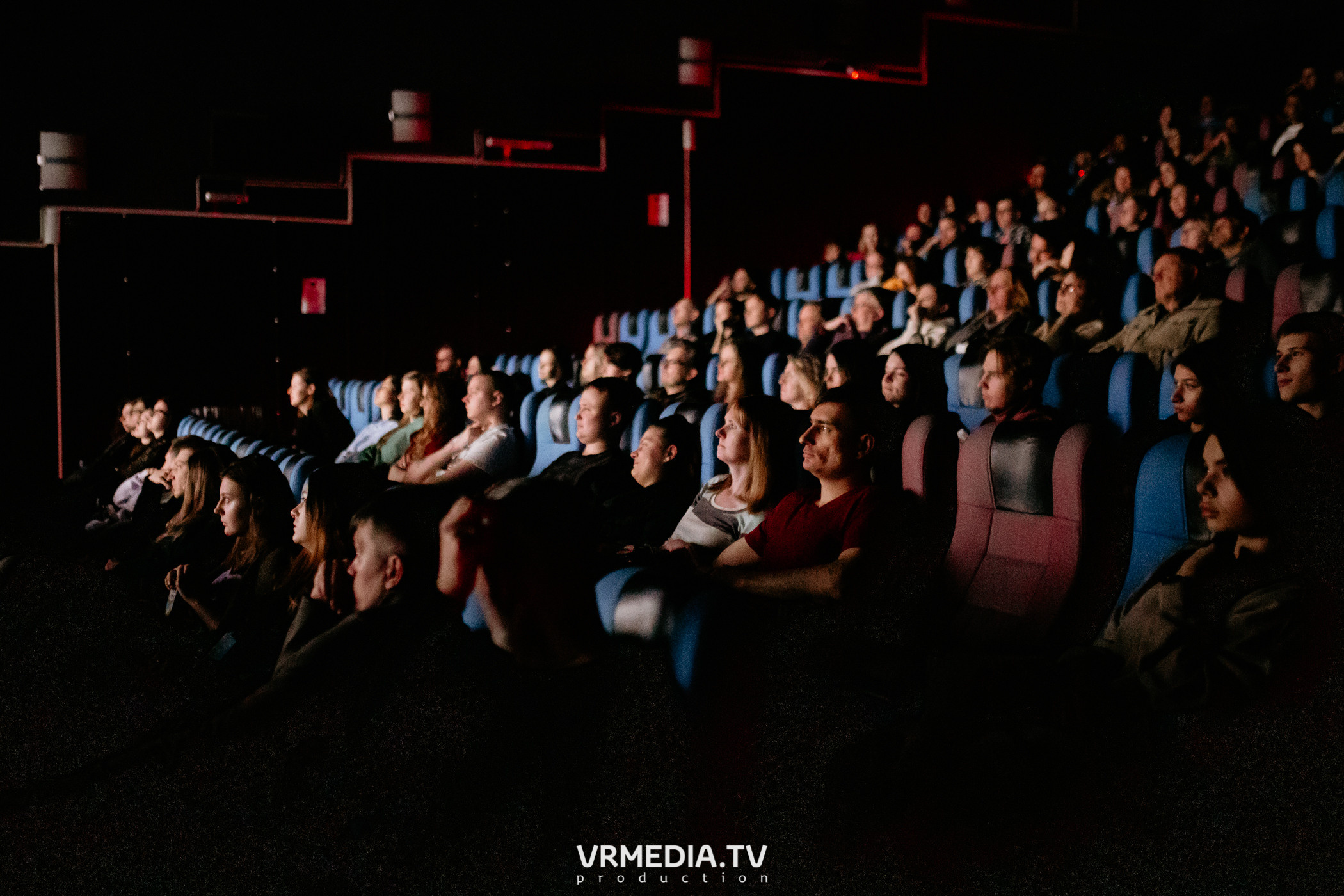 Премьера кемеровского художественного фильма «Чёрное эхо» в кинотеатре