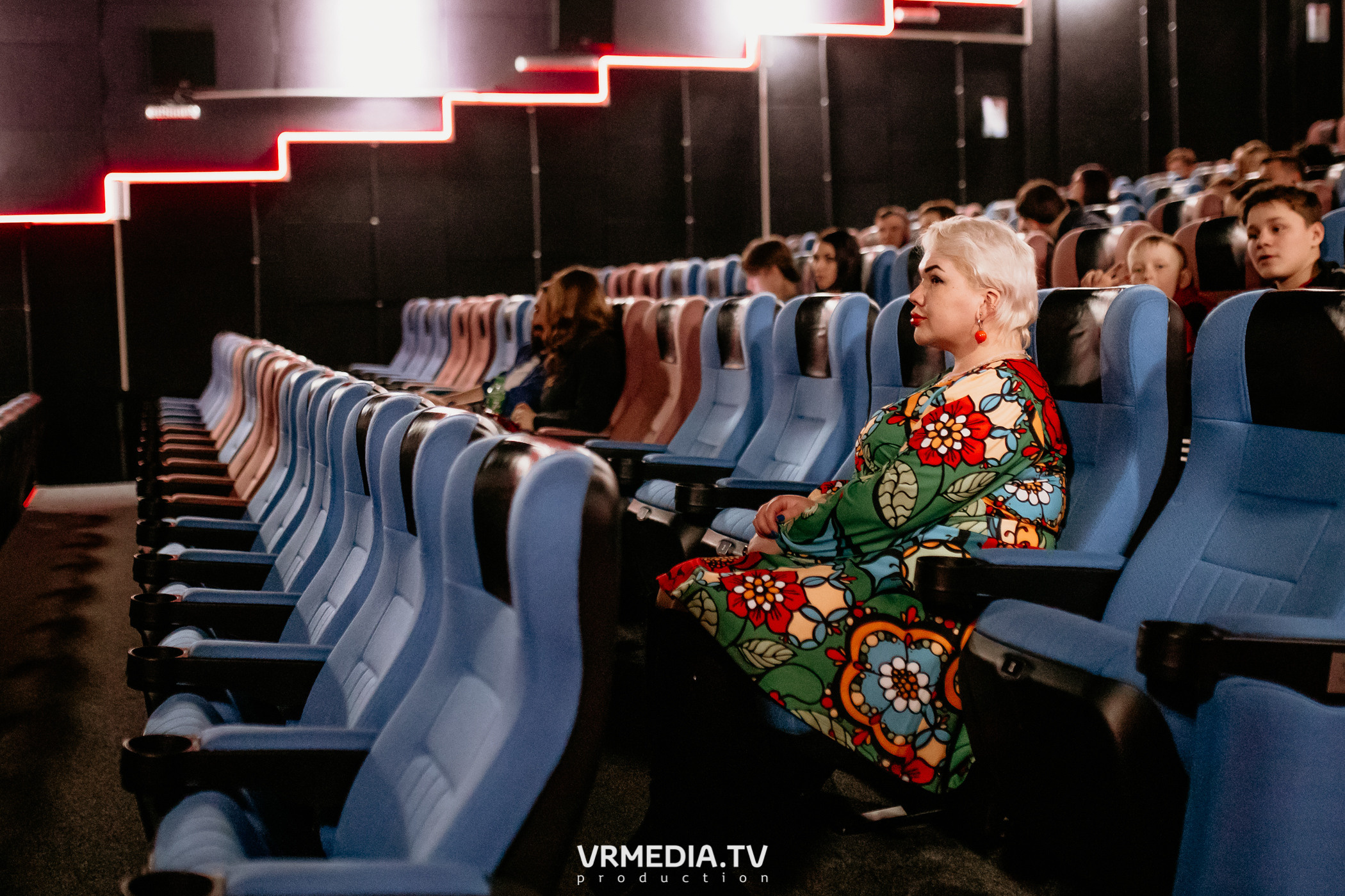 Премьера кемеровского художественного фильма «Чёрное эхо» в кинотеатре