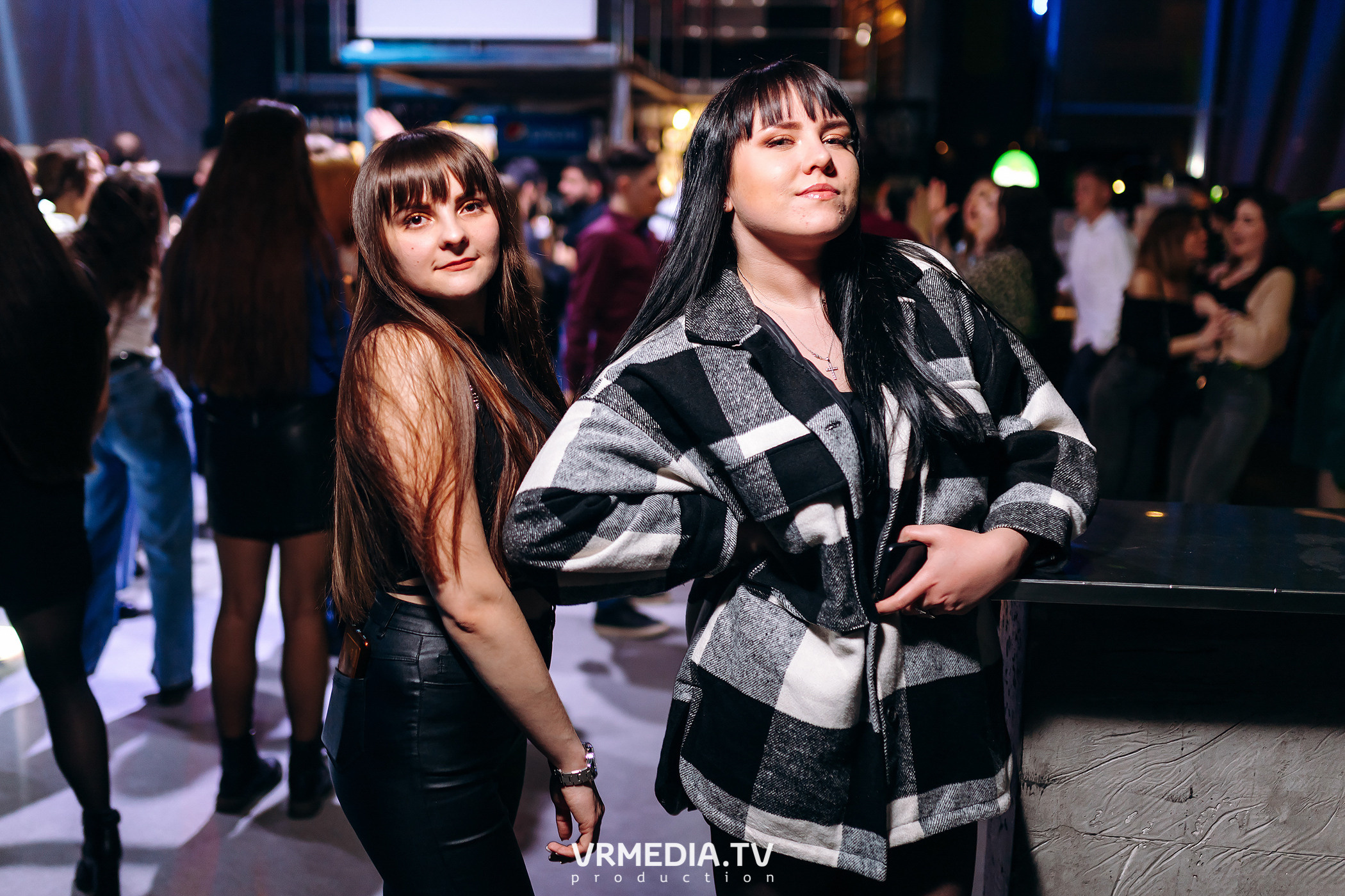 Выходные в баре «DOSKI»