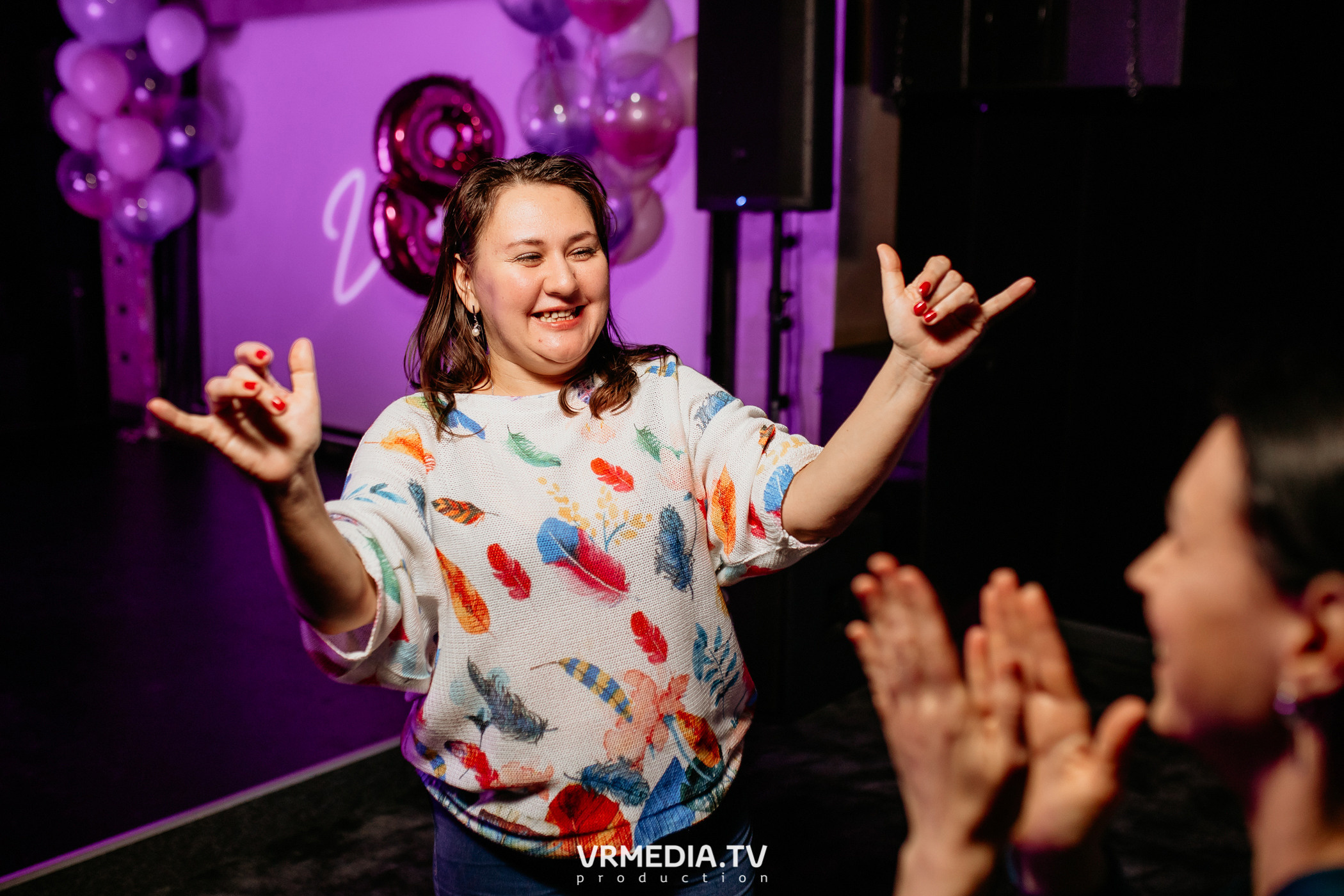 Международный женский день в караоке-баре «Volna»