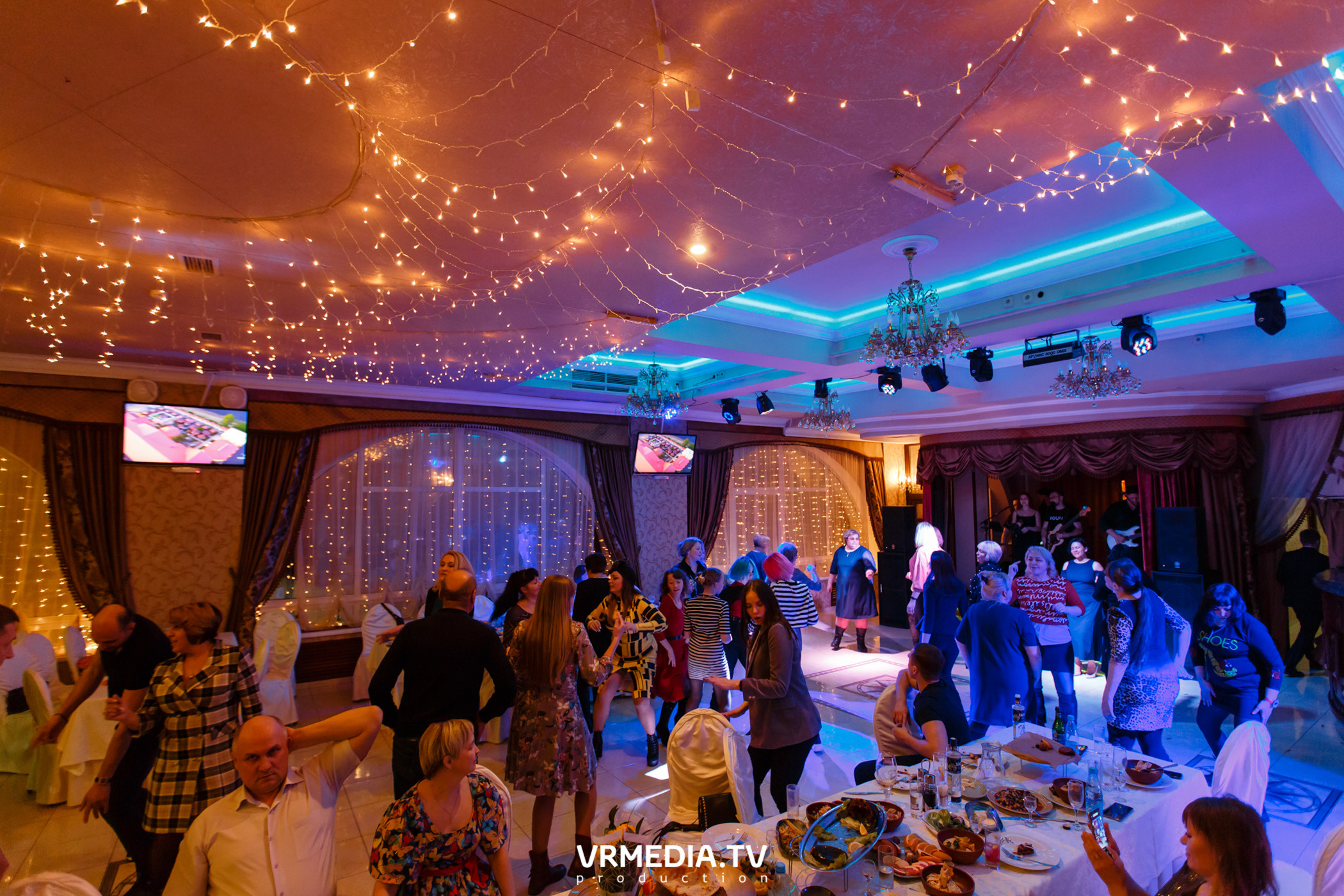 Международный женский день в ресторане «Лазурный Берег»