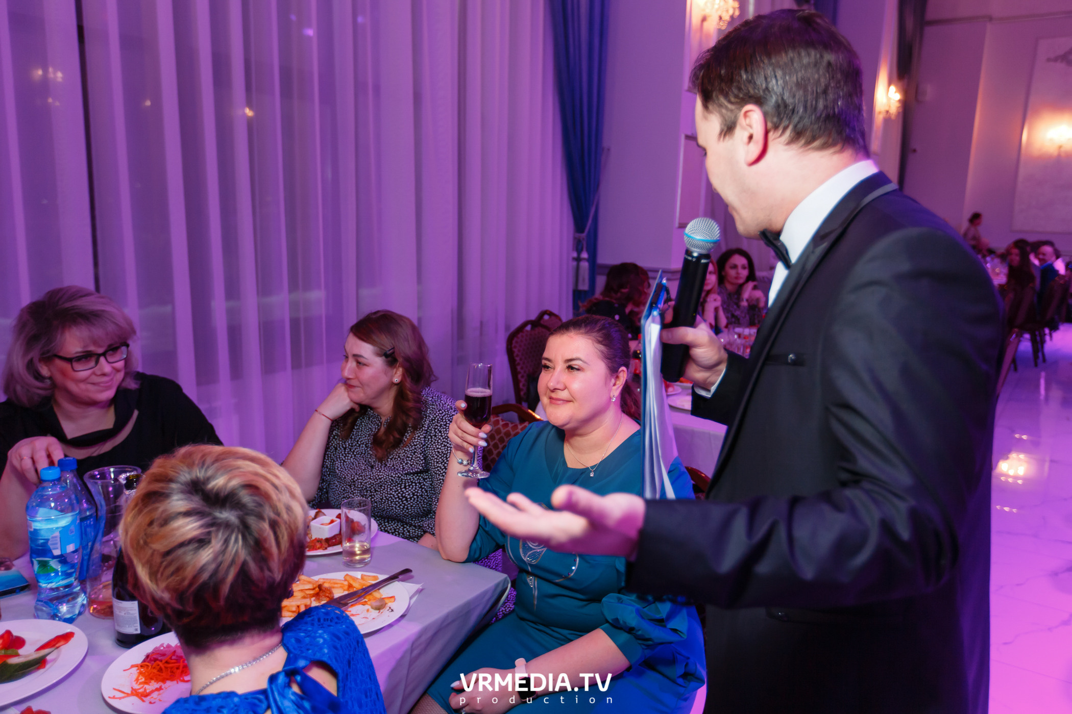 Международный женский день в ресторане «Paradise»