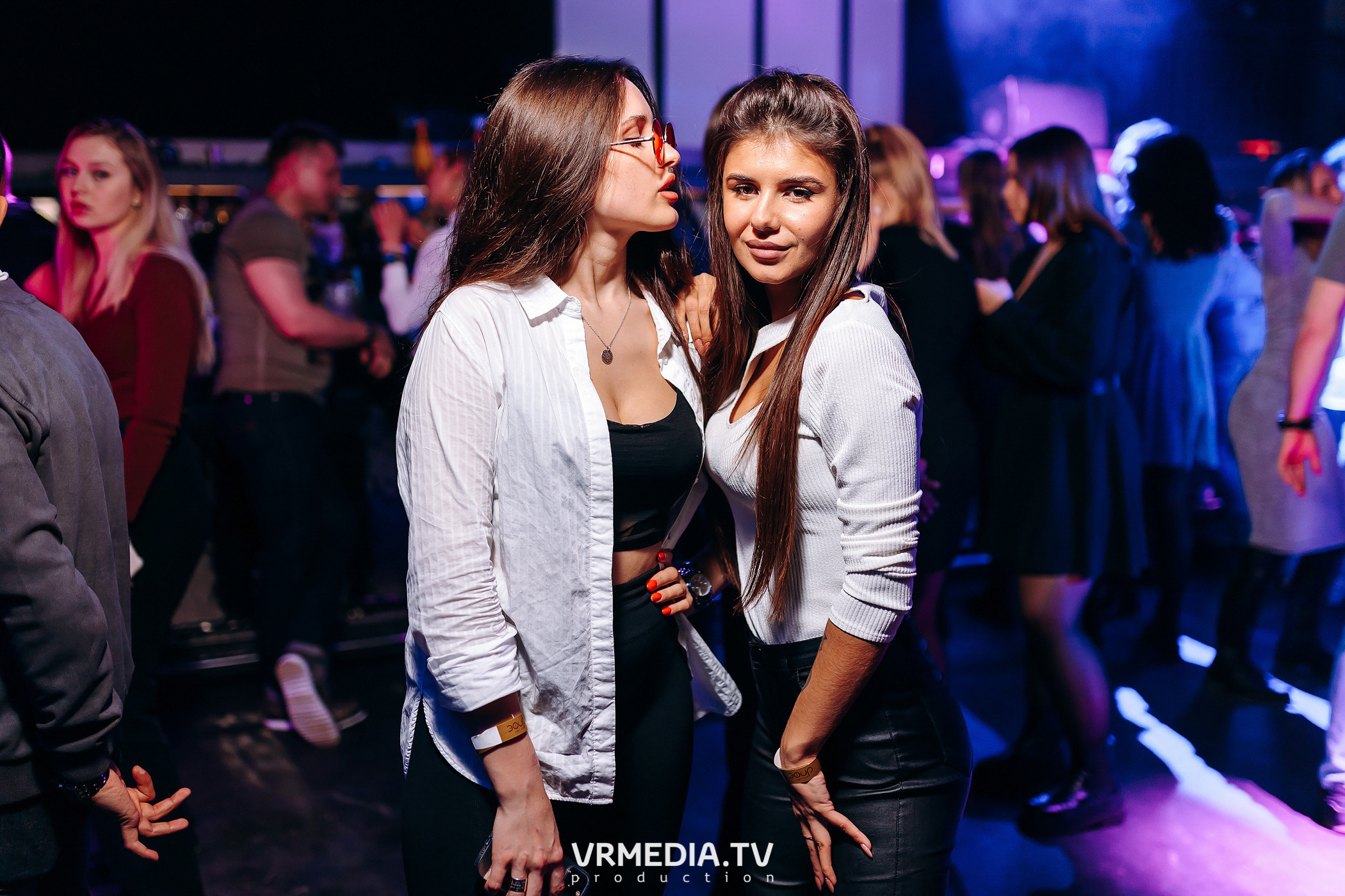 Live Broadcast в ночном клубе «ЭФИР»