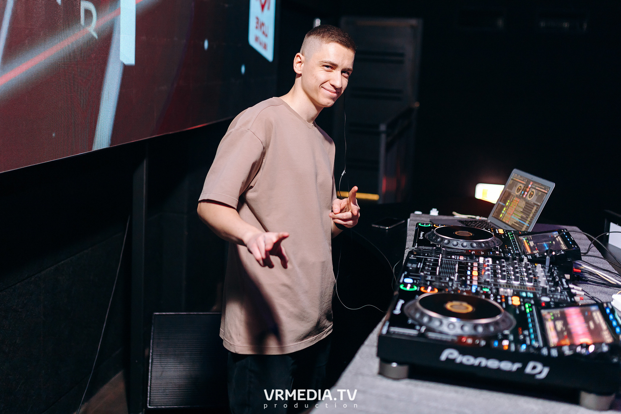 Live Broadcast в ночном клубе «ЭФИР»