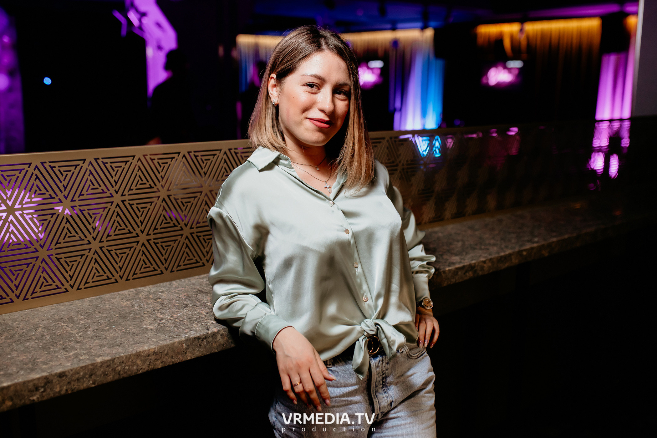 Международный женский день в караоке-баре «Volna»