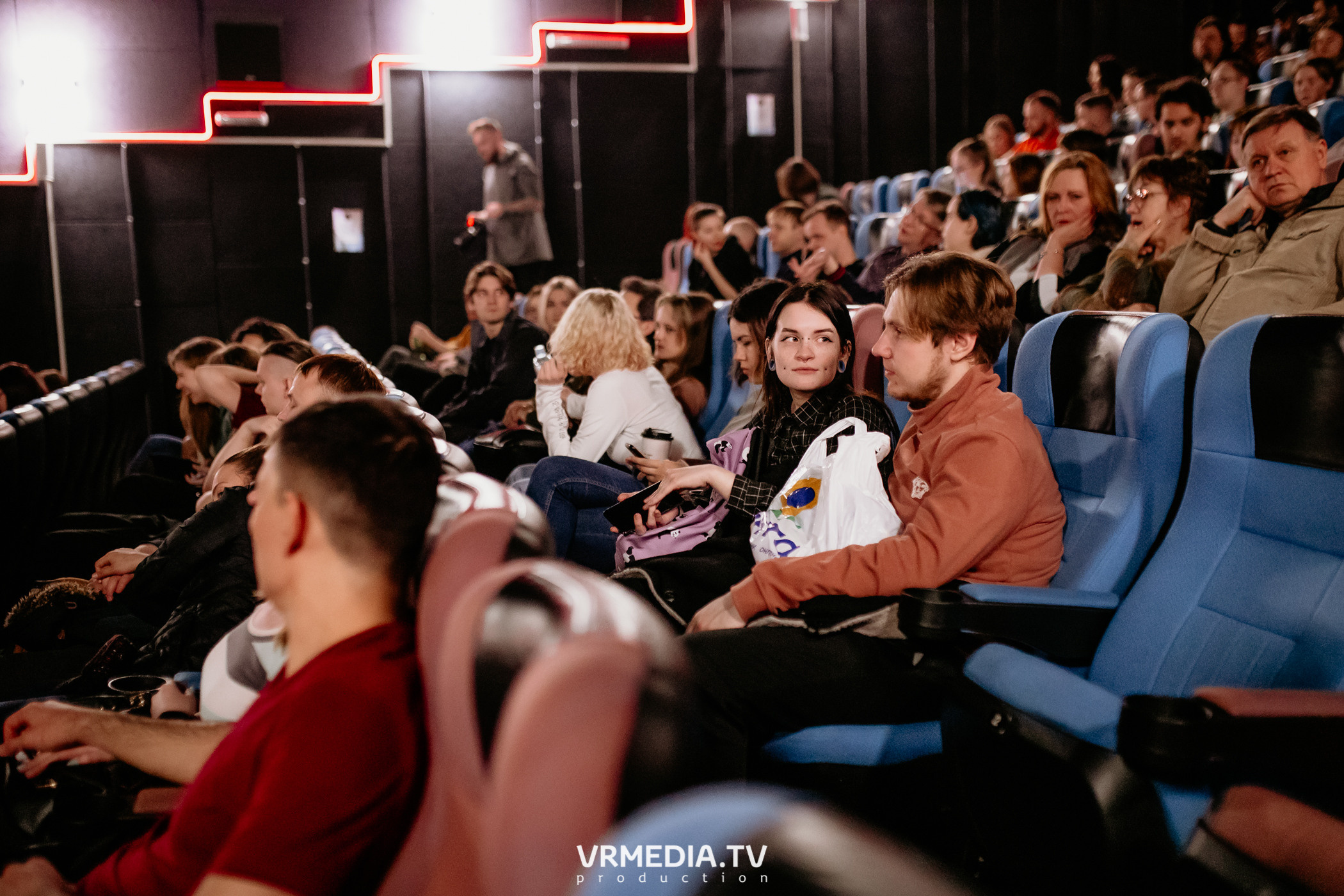 Премьера кемеровского художественного фильма «Чёрное эхо» в кинотеатре