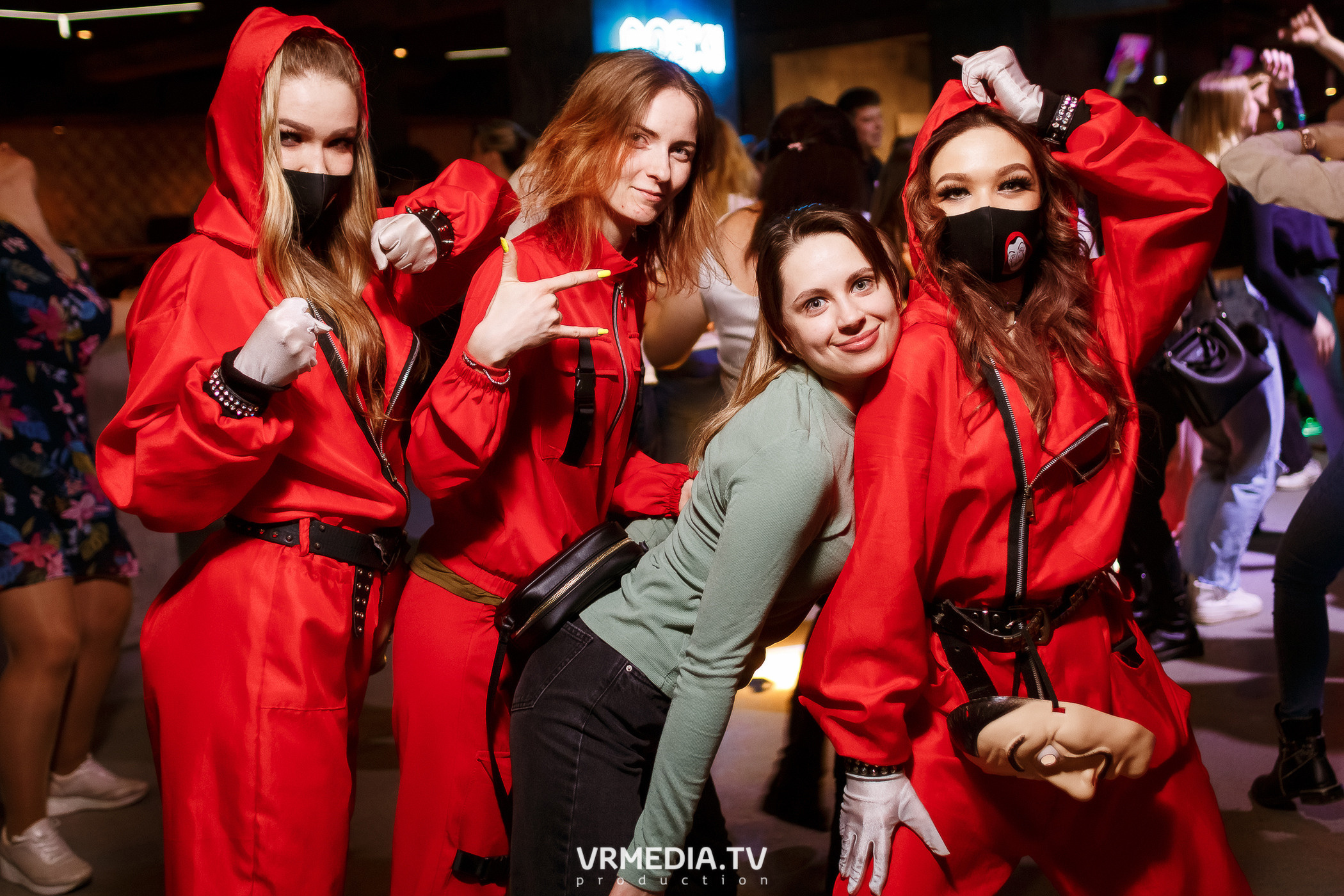 Выходные в баре «DOSKI»