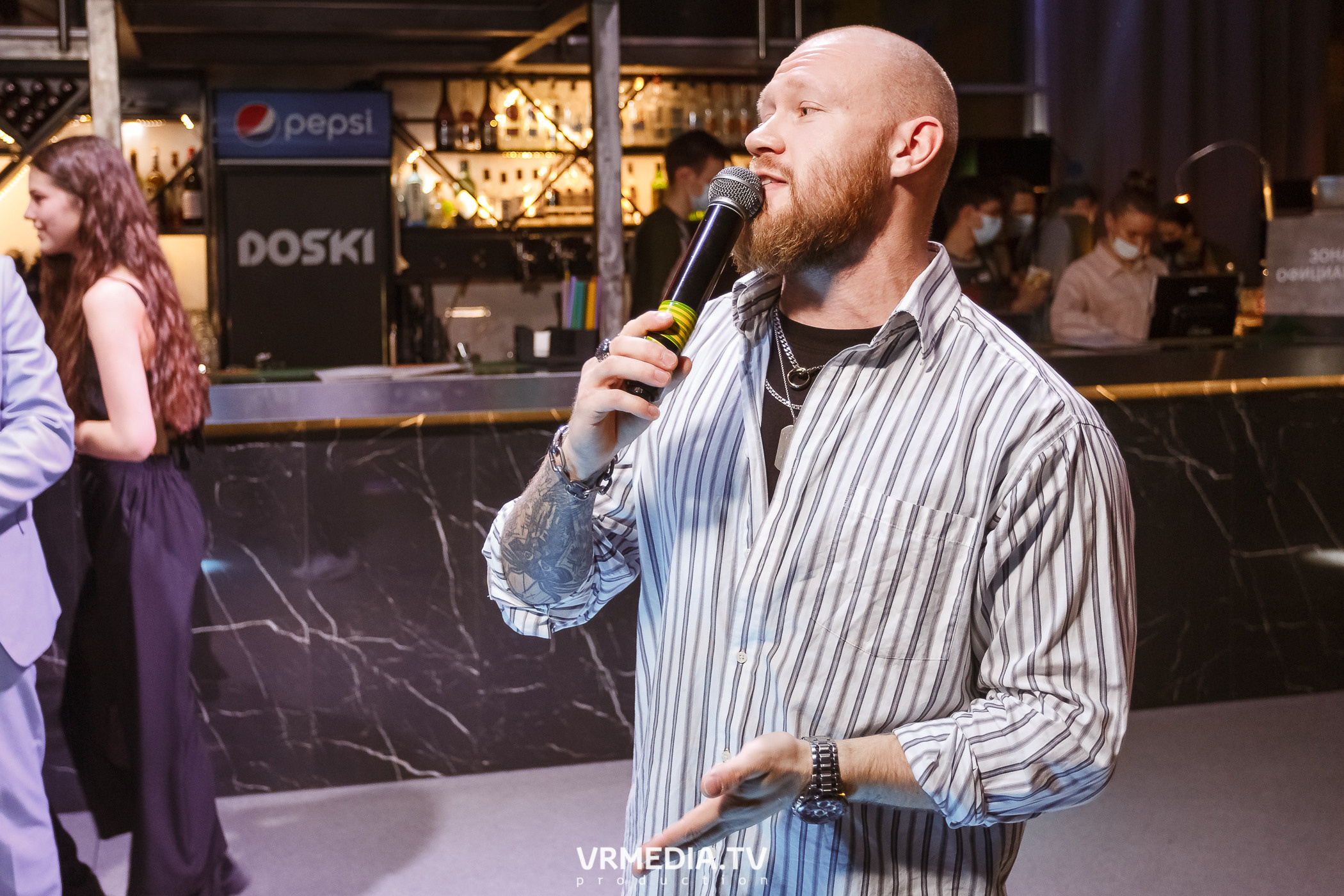 Выходные в баре «DOSKI»