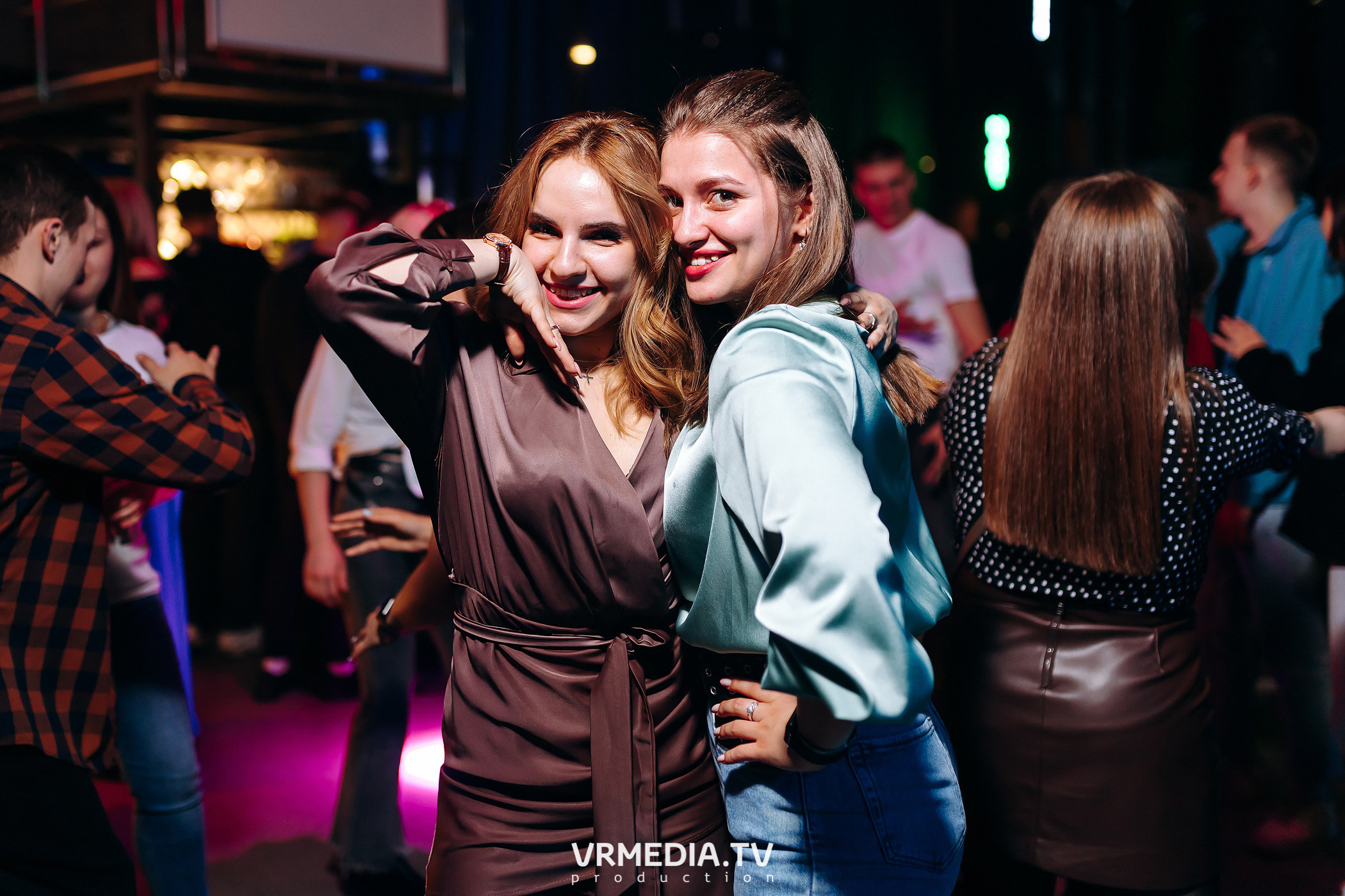 Выходные в баре «DOSKI»