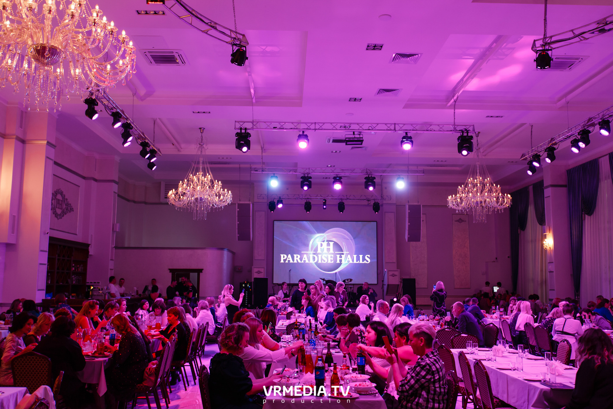 Международный женский день в ресторане «Paradise»